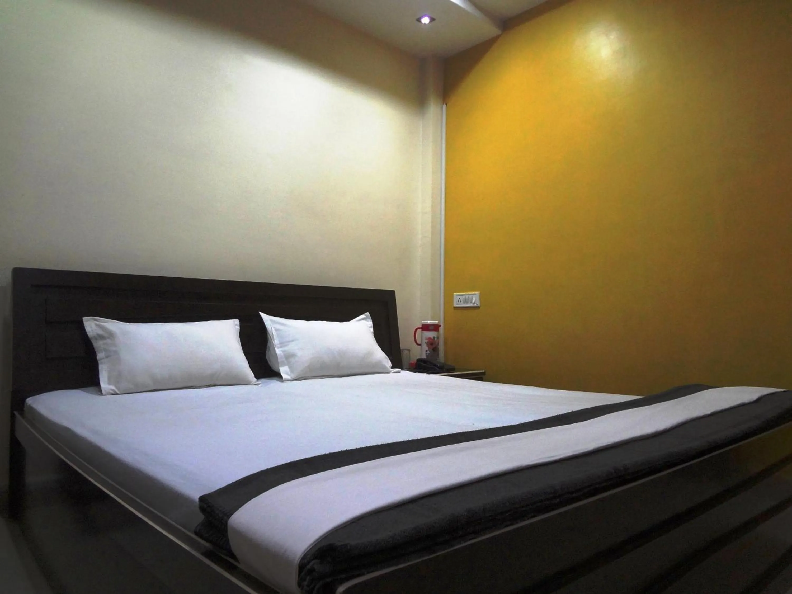 Bed in Hotel Parvati Palace Sehore