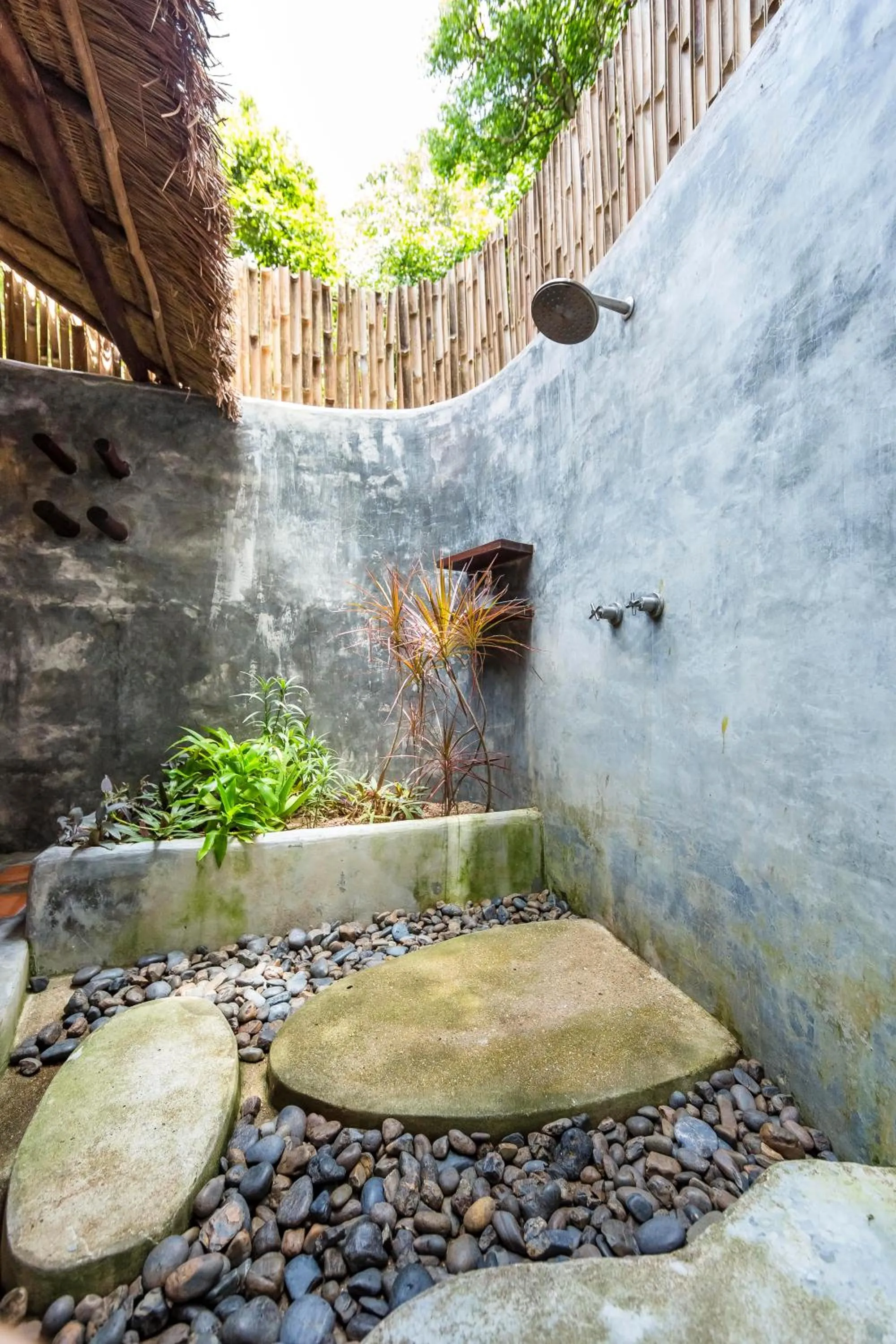 Shower in Baan Talay Resort & Yoga