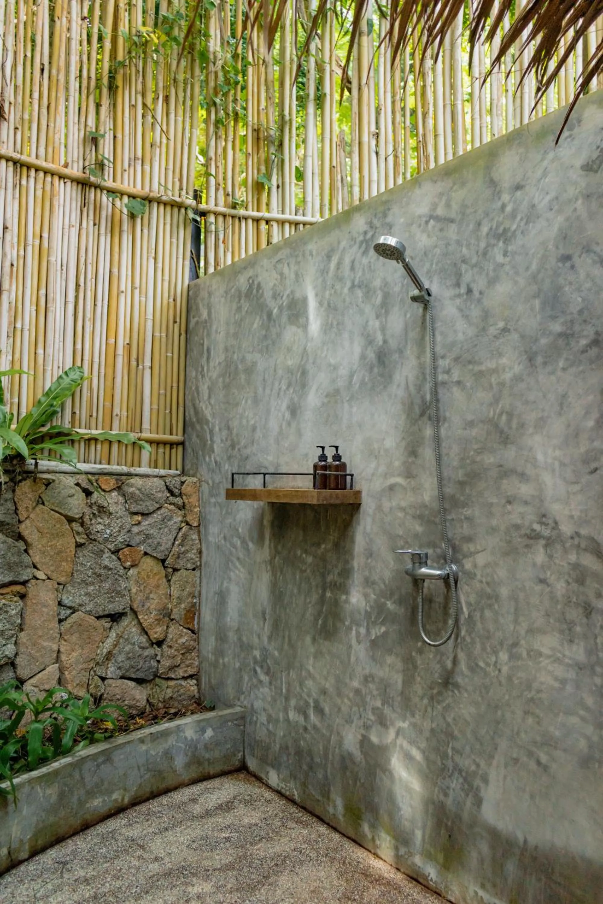 Shower in Baan Talay Resort & Yoga