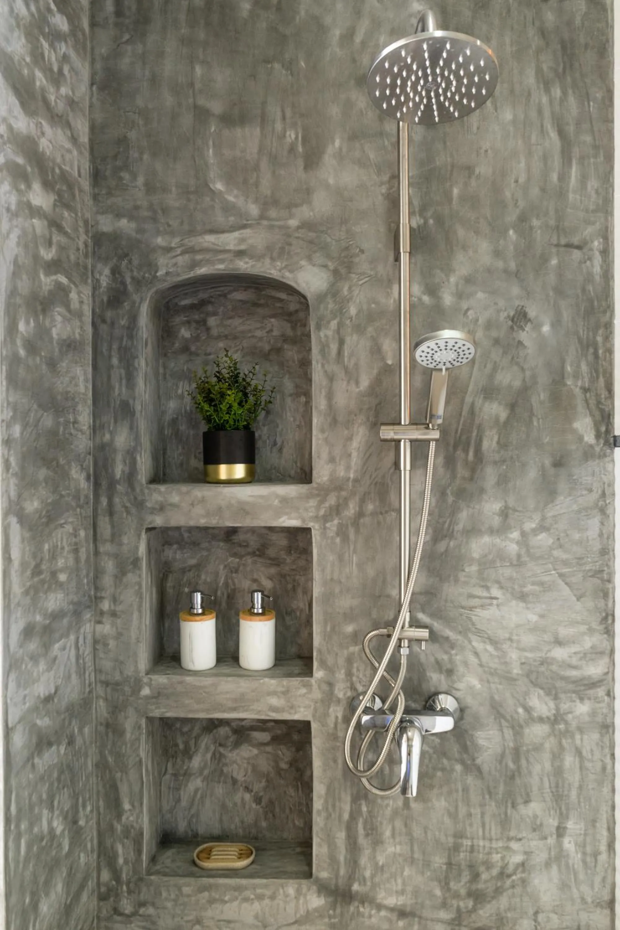 Shower in Baan Talay Resort & Yoga