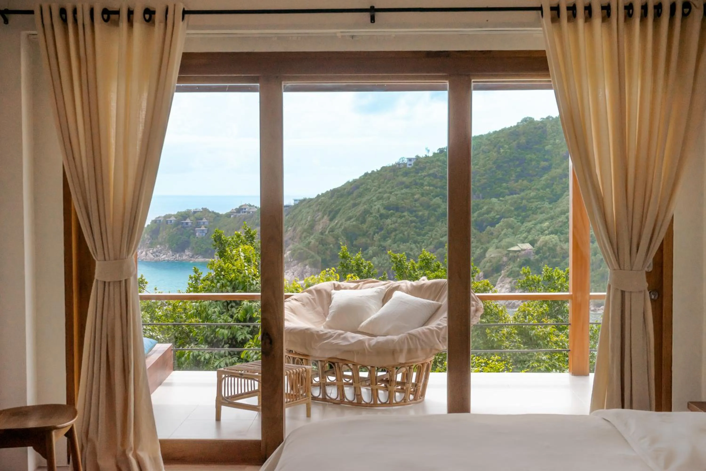 Balcony/Terrace, Bed in Baan Talay Resort & Yoga