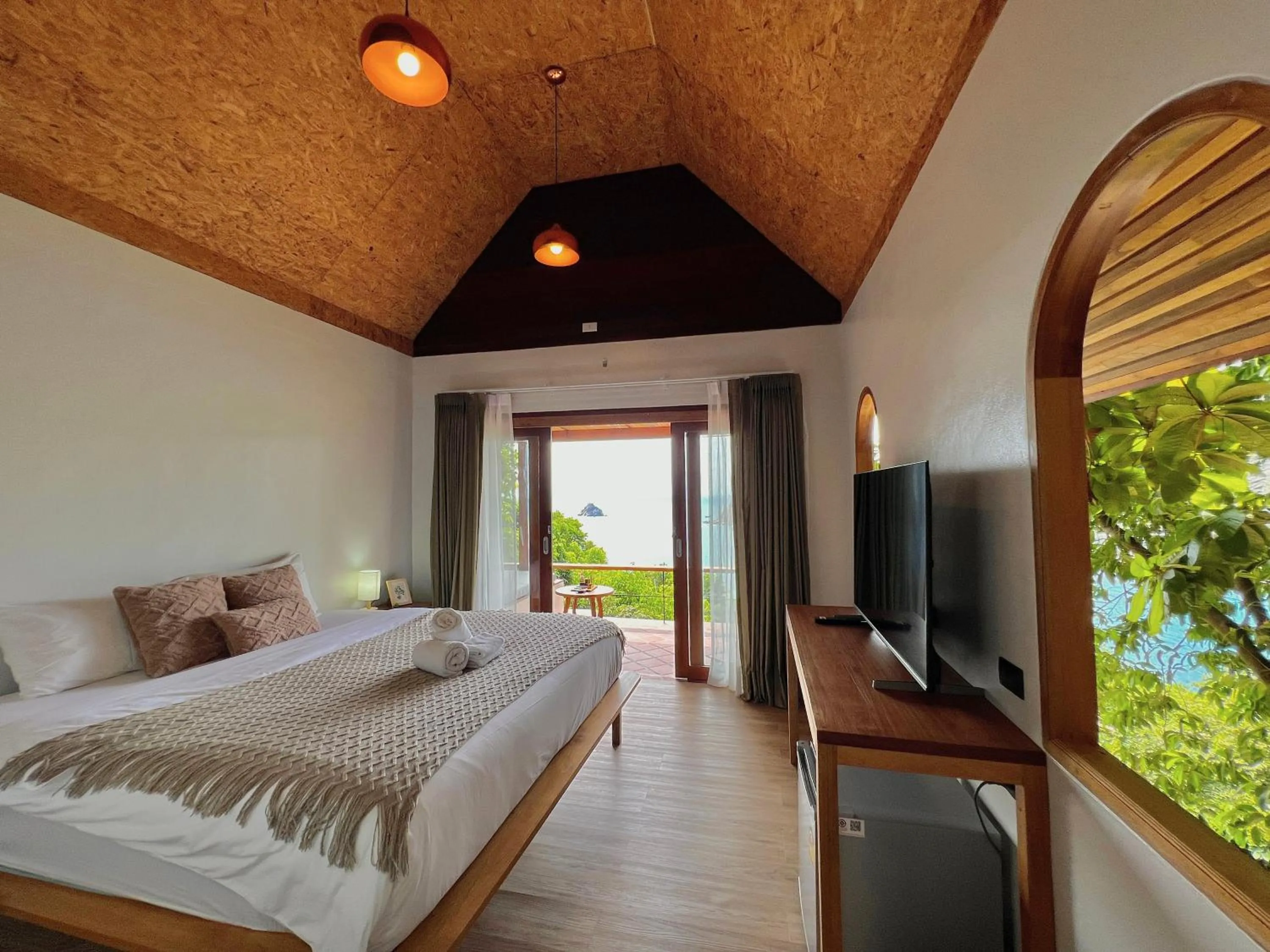 Bed in Baan Talay Resort & Yoga