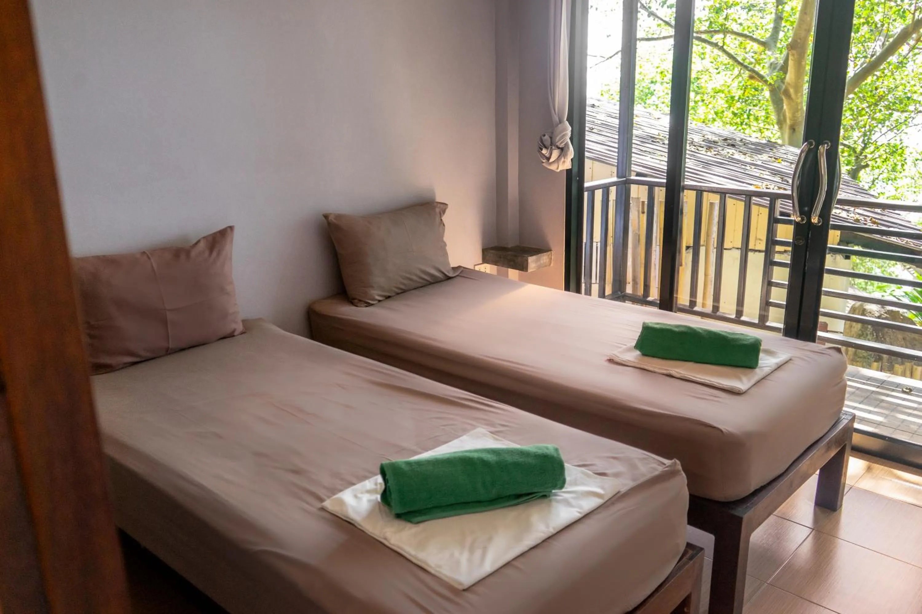 New Heaven Dive School and Resort