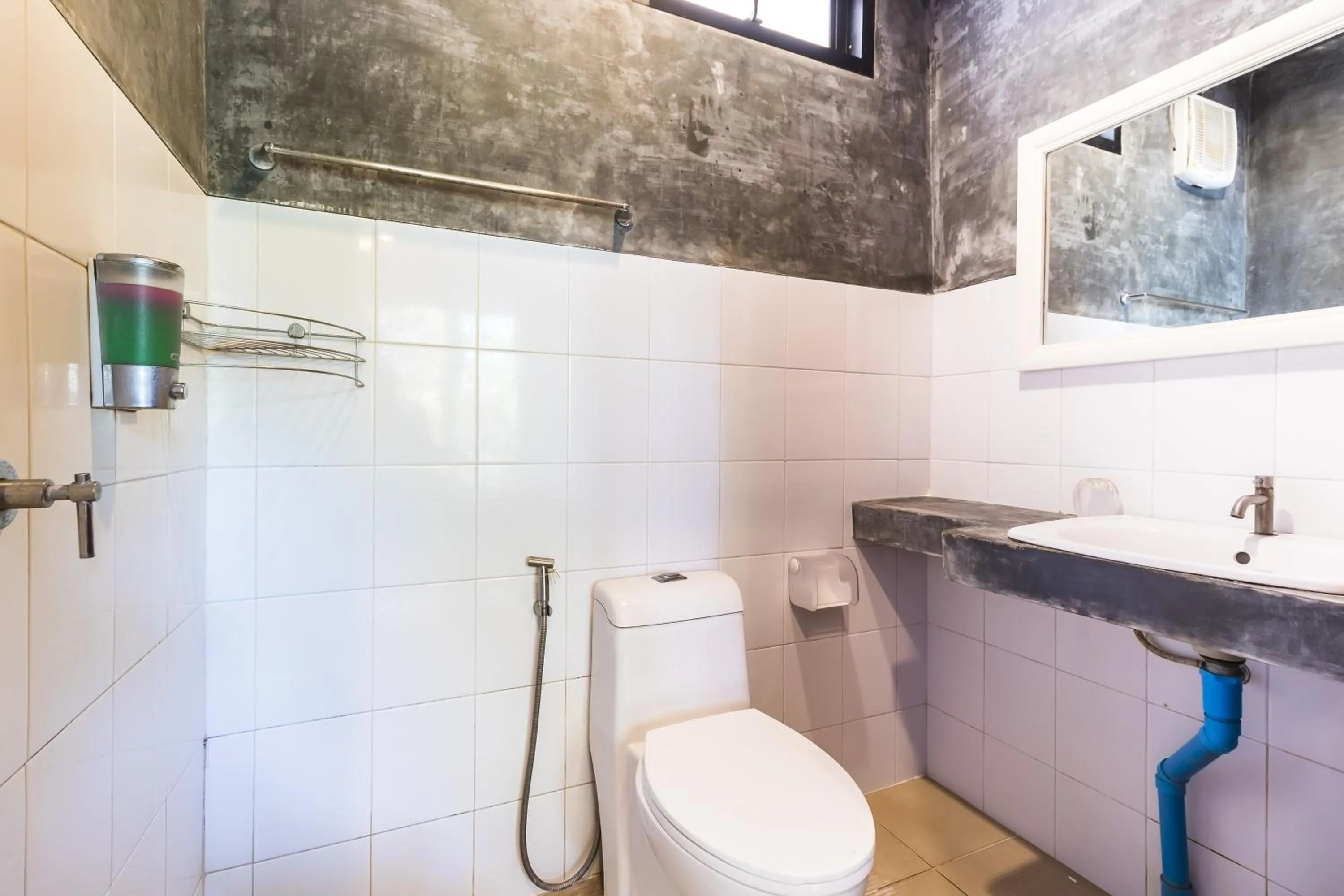 New Heaven Dive School and Resort