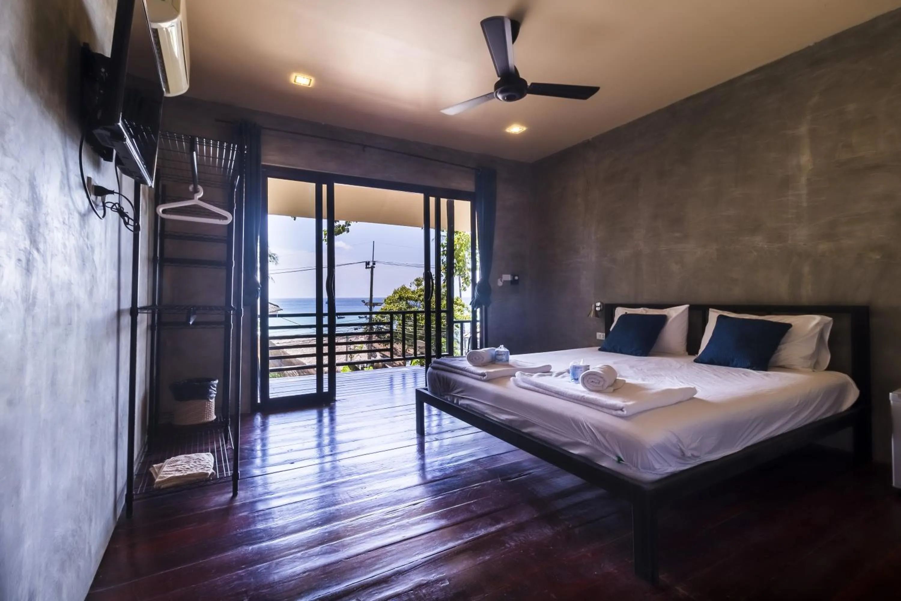 Patio in New Heaven Dive School and Resort