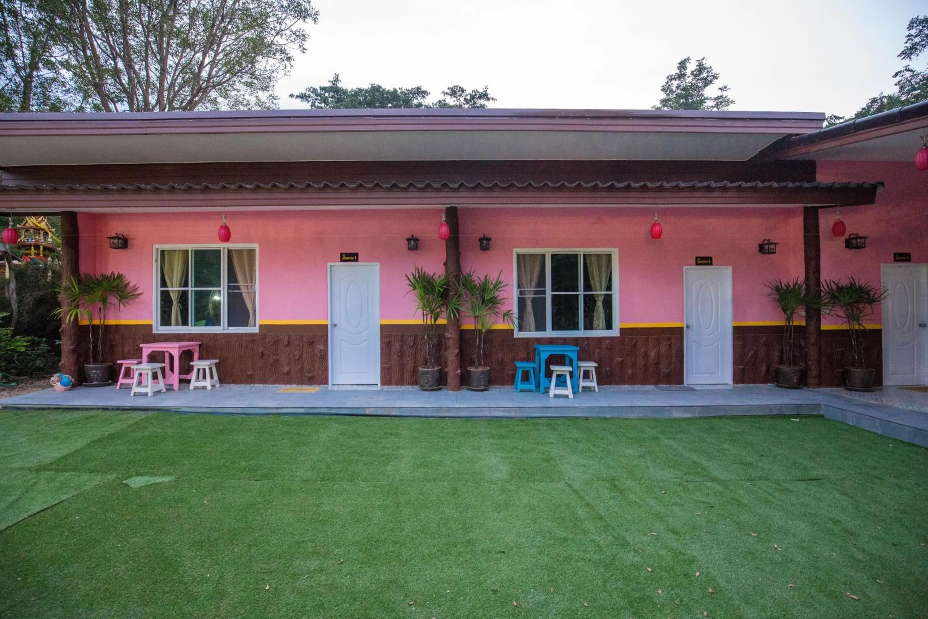 Facade/entrance in Tanihill Resort