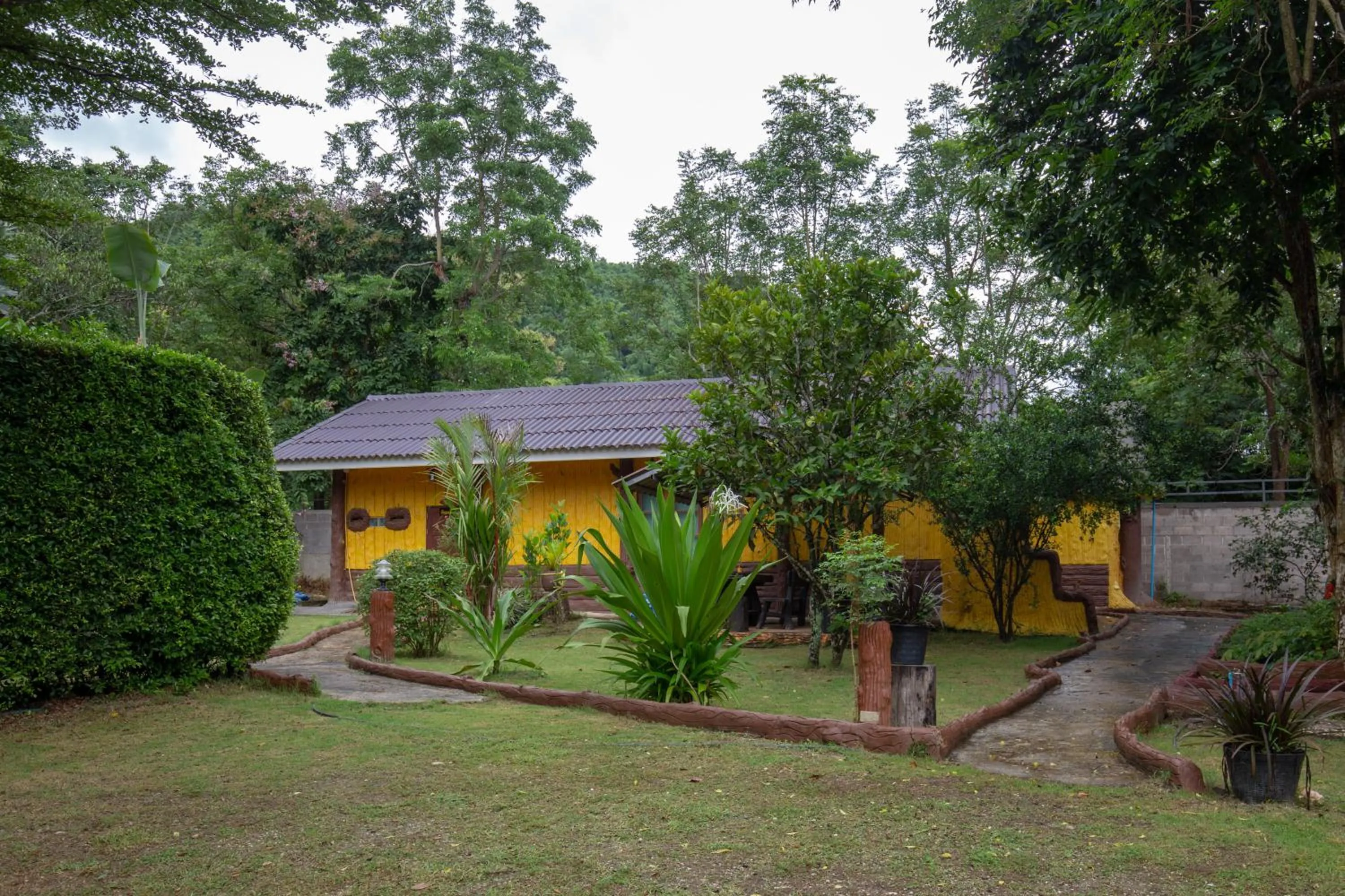 Facade/entrance in Tanihill Resort