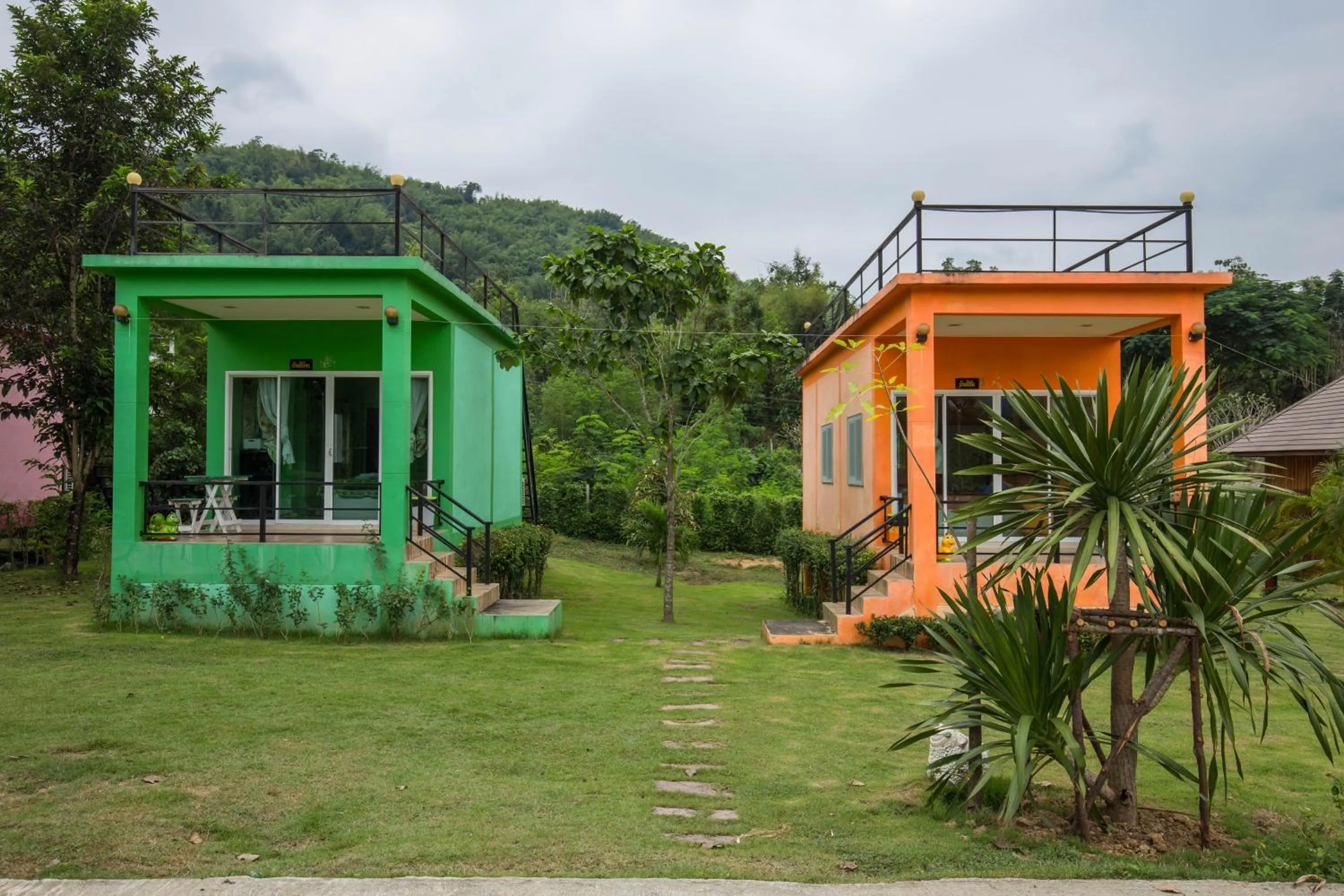 Facade/entrance in Tanihill Resort