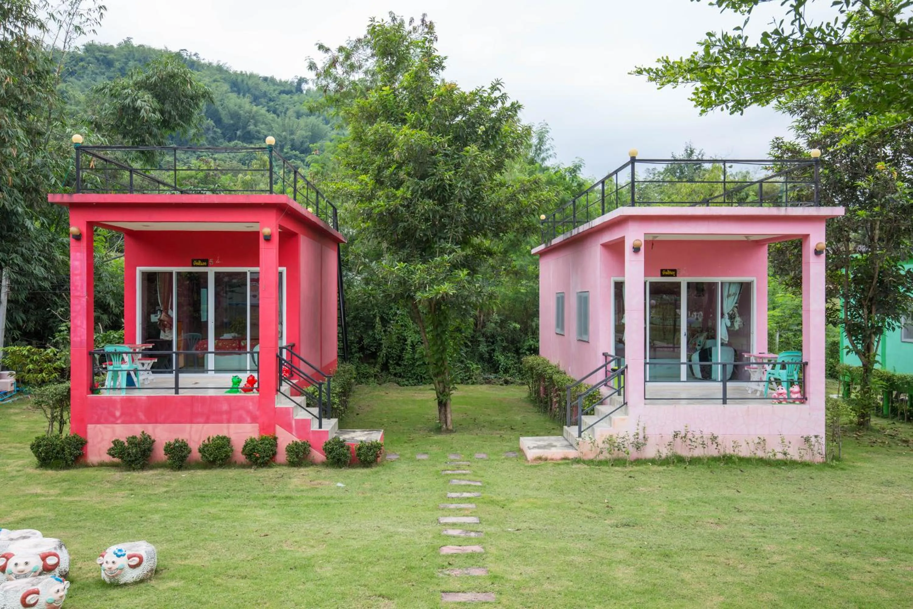 Facade/entrance in Tanihill Resort