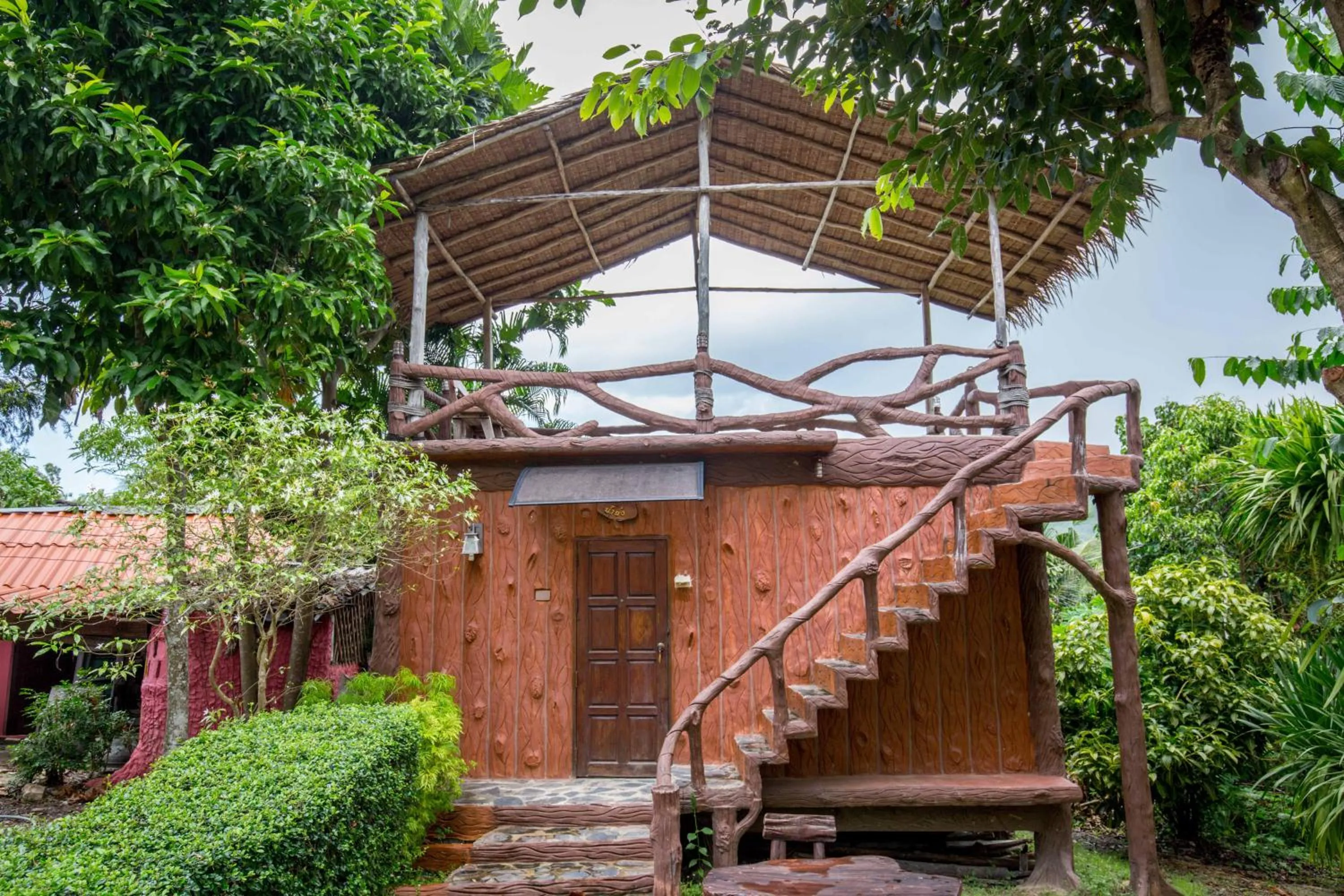 Facade/entrance in Tanihill Resort