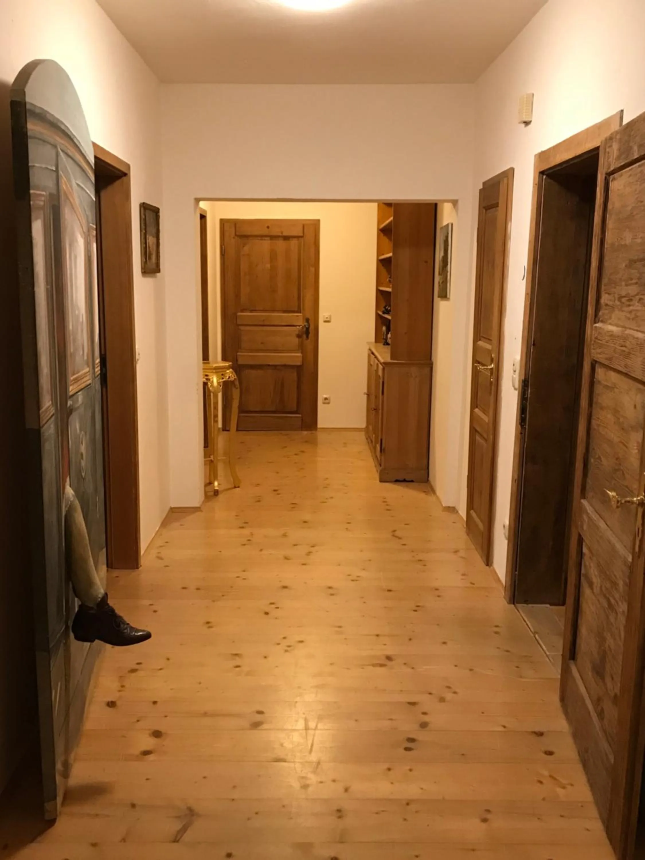 Decorative detail in Posthotel Sachrang