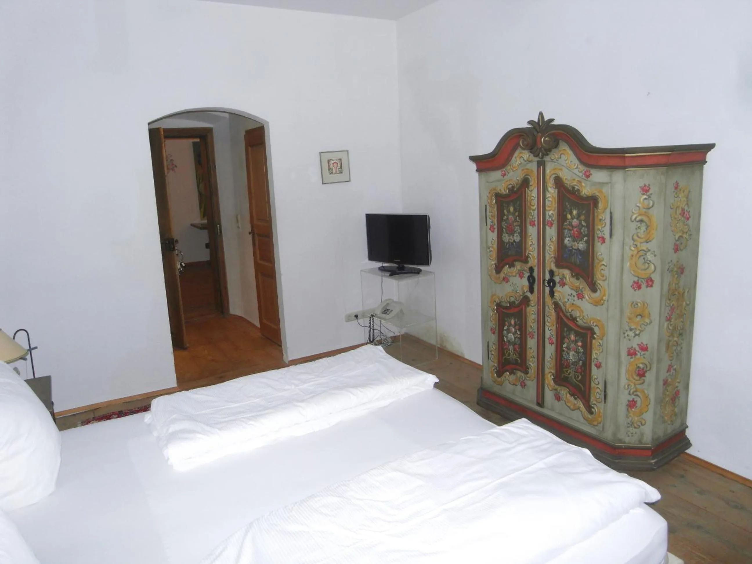Photo of the whole room, Bed in Posthotel Sachrang