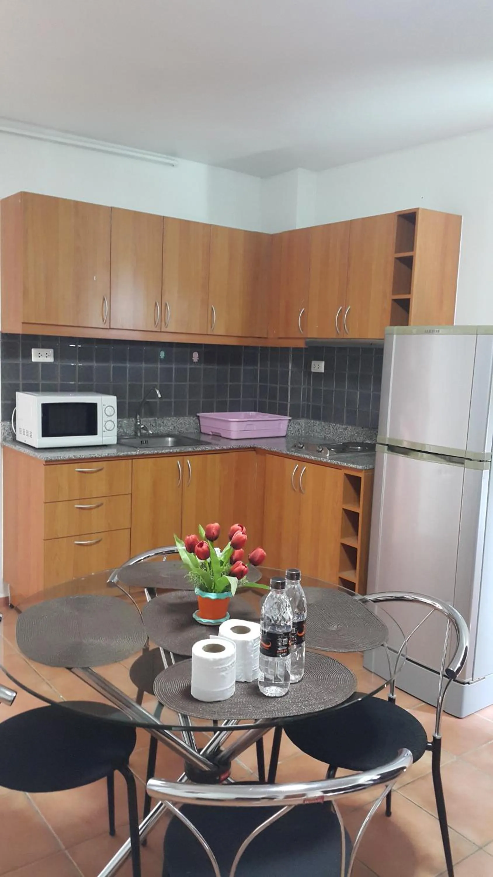 Kitchen or kitchenette in Lomsabai Apartments