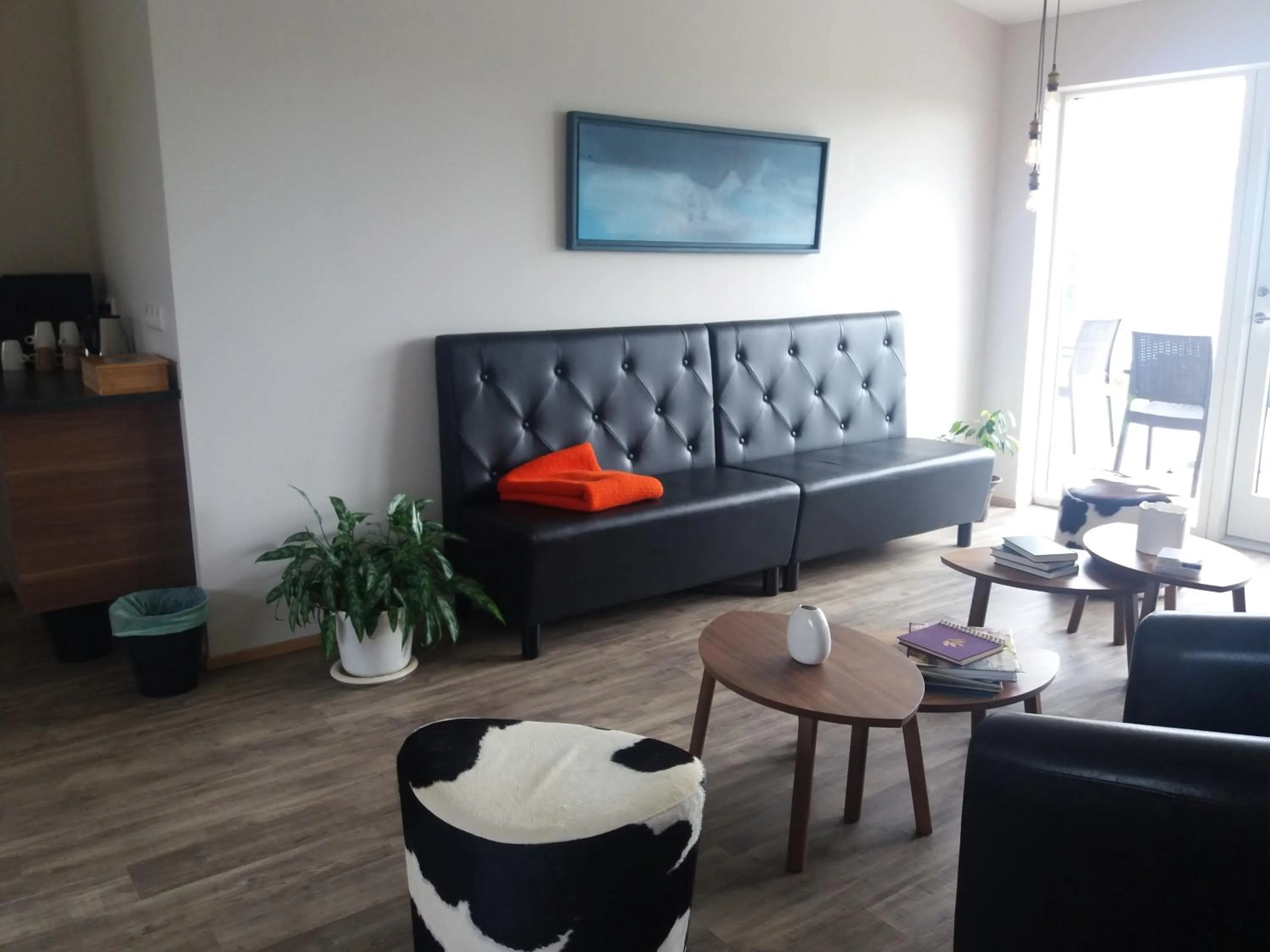 Communal lounge/ TV room in Hotel Vos