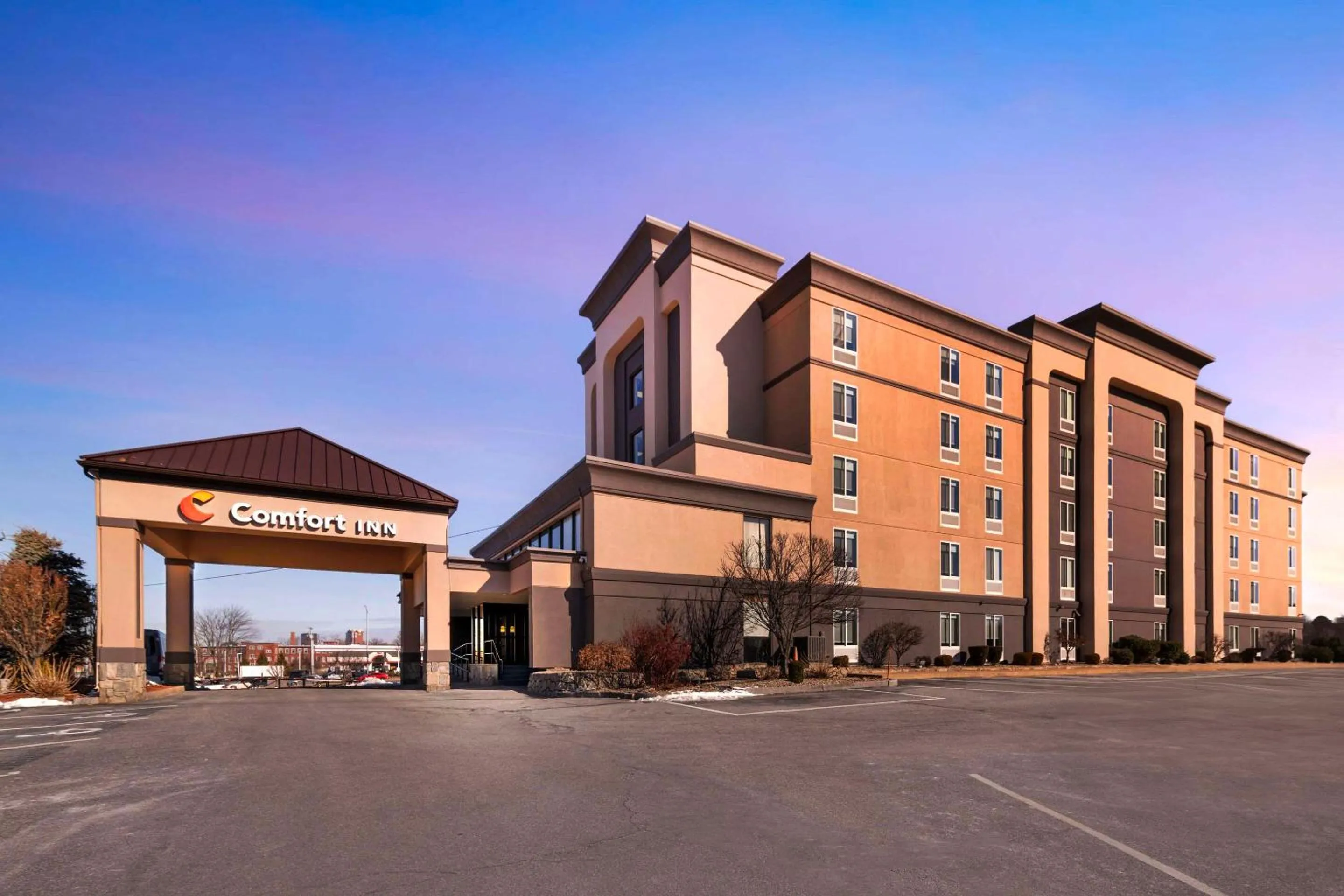 Bedroom in Comfort Inn Manchester Airport