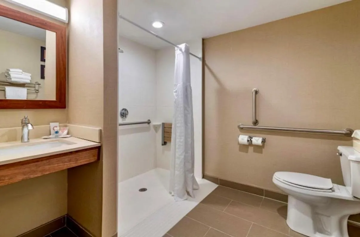 Comfort Inn Manchester Airport