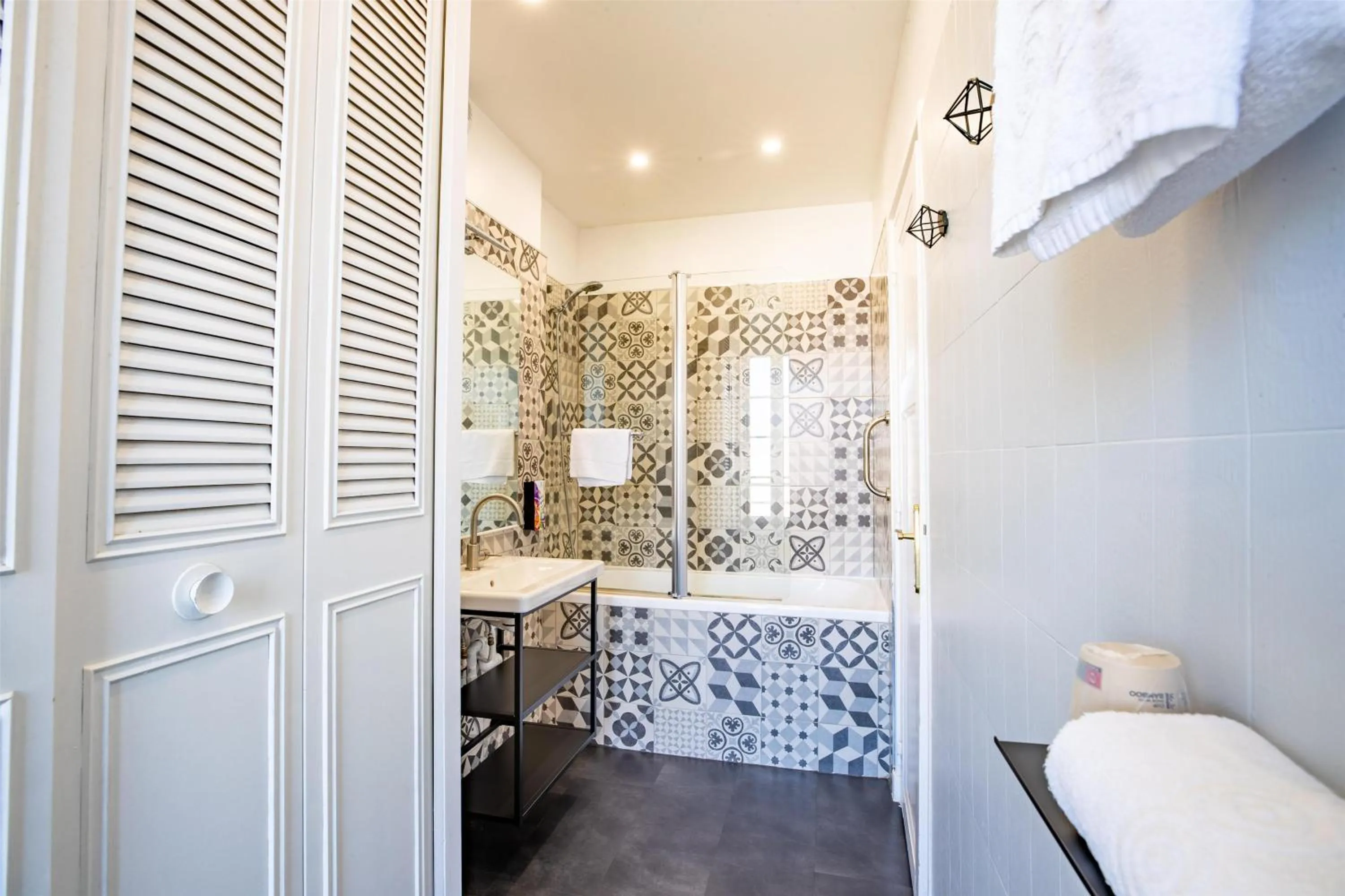 Bathroom in Sure Hotel by Best Western Port Jérome - Le Havre