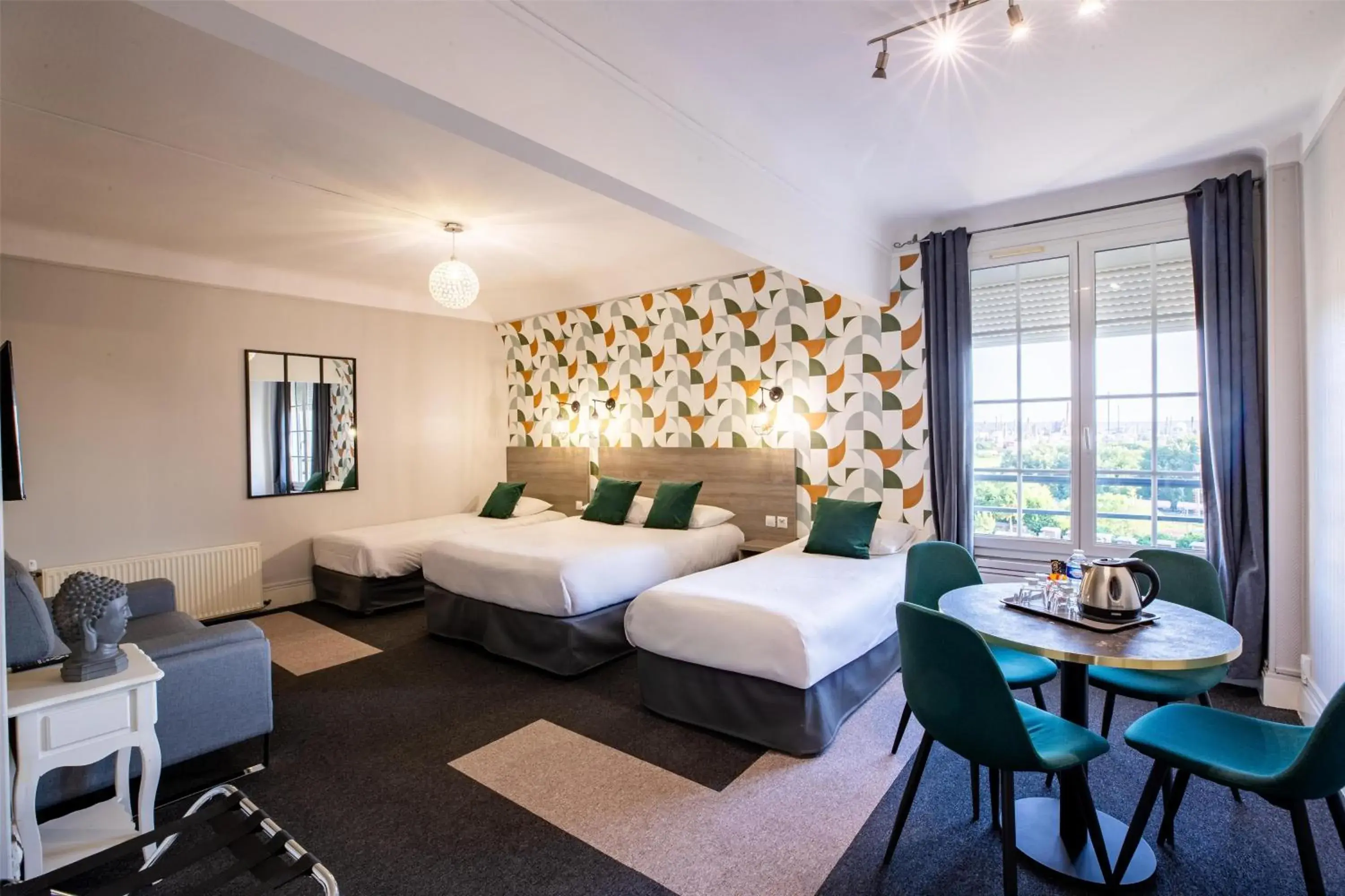 Family Room with Double Bed and Twin Beds in Sure Hotel by Best Western Port Jérome - Le Havre Family Room with Double Bed and Twin Beds in Sure Hotel by Best Western Port Jérome - Le Havre