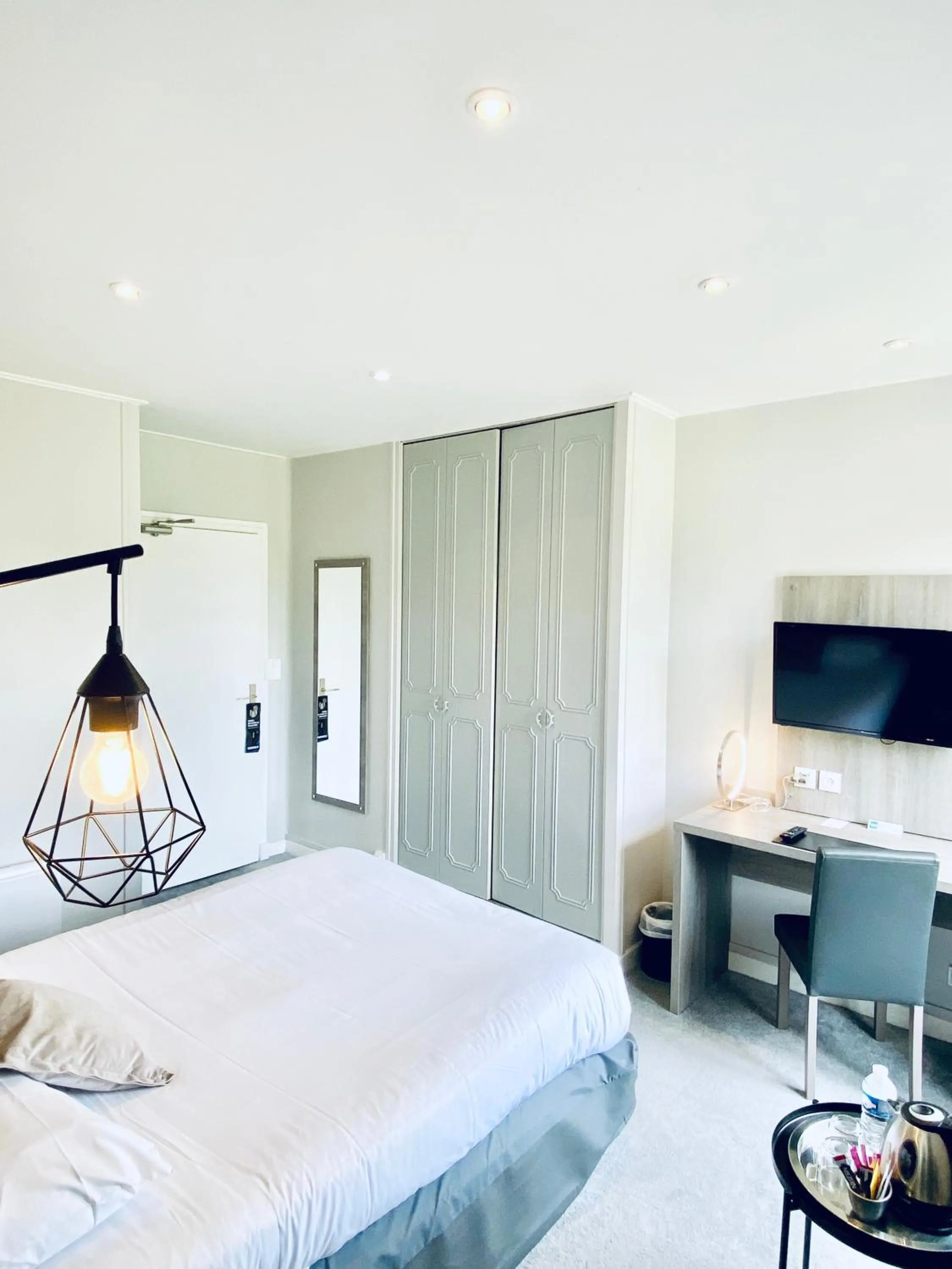 Photo of the whole room, Bed in Sure Hotel by Best Western Port Jérome - Le Havre