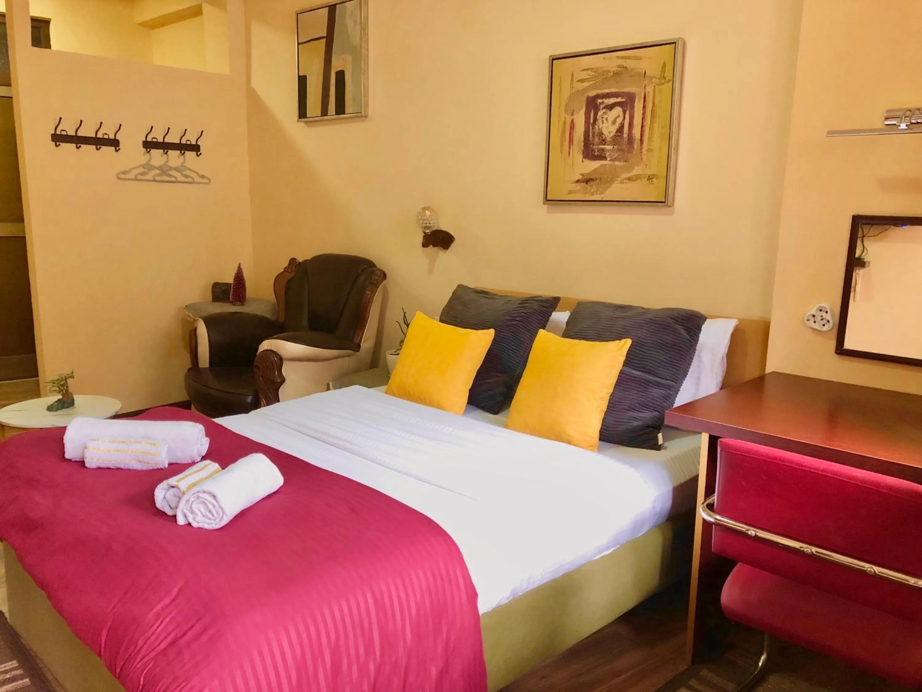 Bedroom, Bed in Urban Boutique Hotel