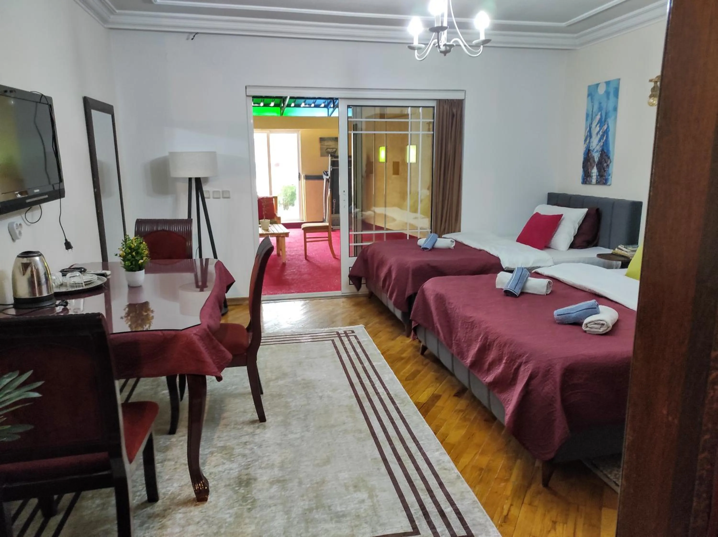 TV and multimedia, Bed in Urban Boutique Hotel