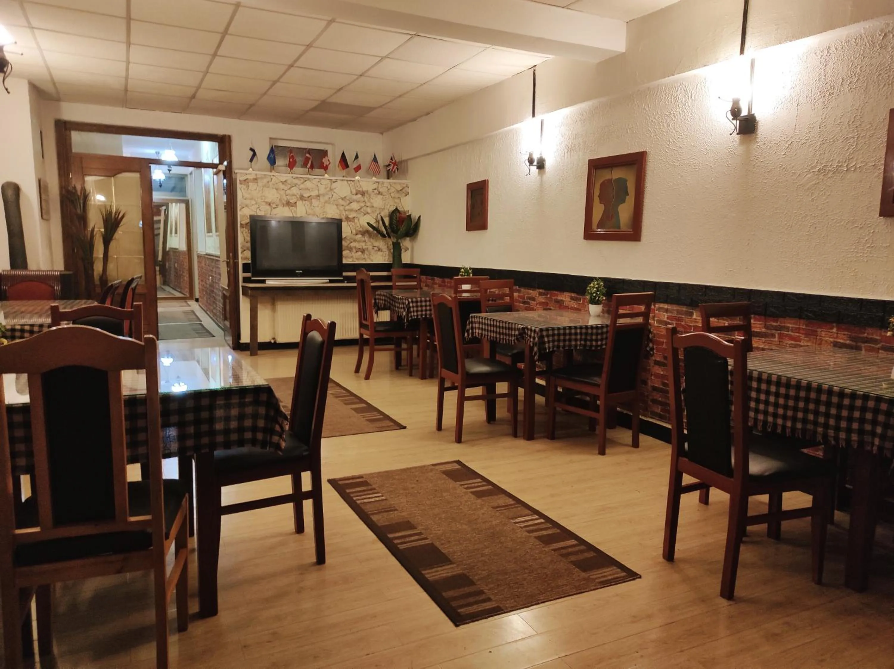 Restaurant/places to eat in Urban Boutique Hotel