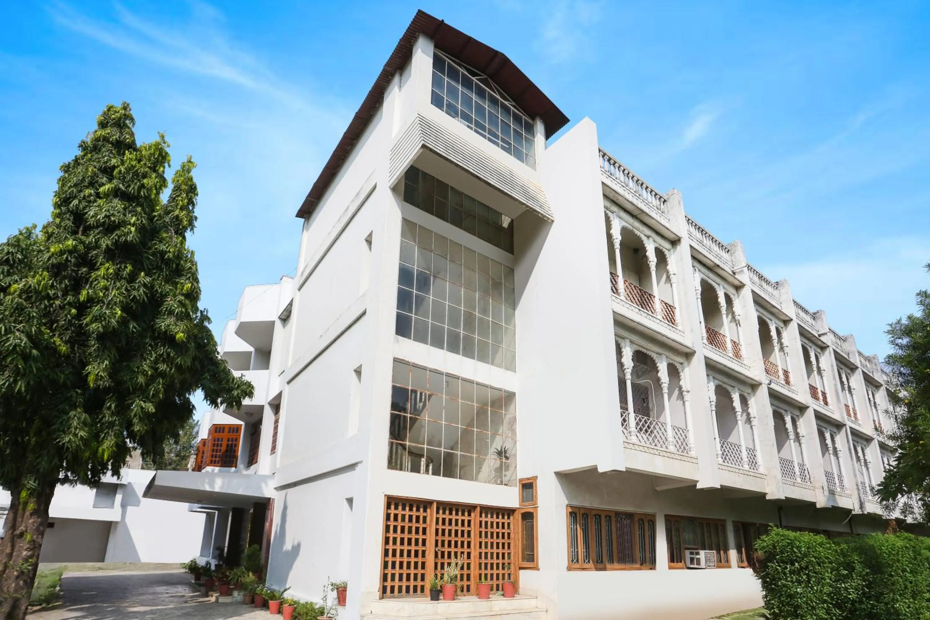 Facade/entrance in Super Townhouse Pichola Formerly Vinayak