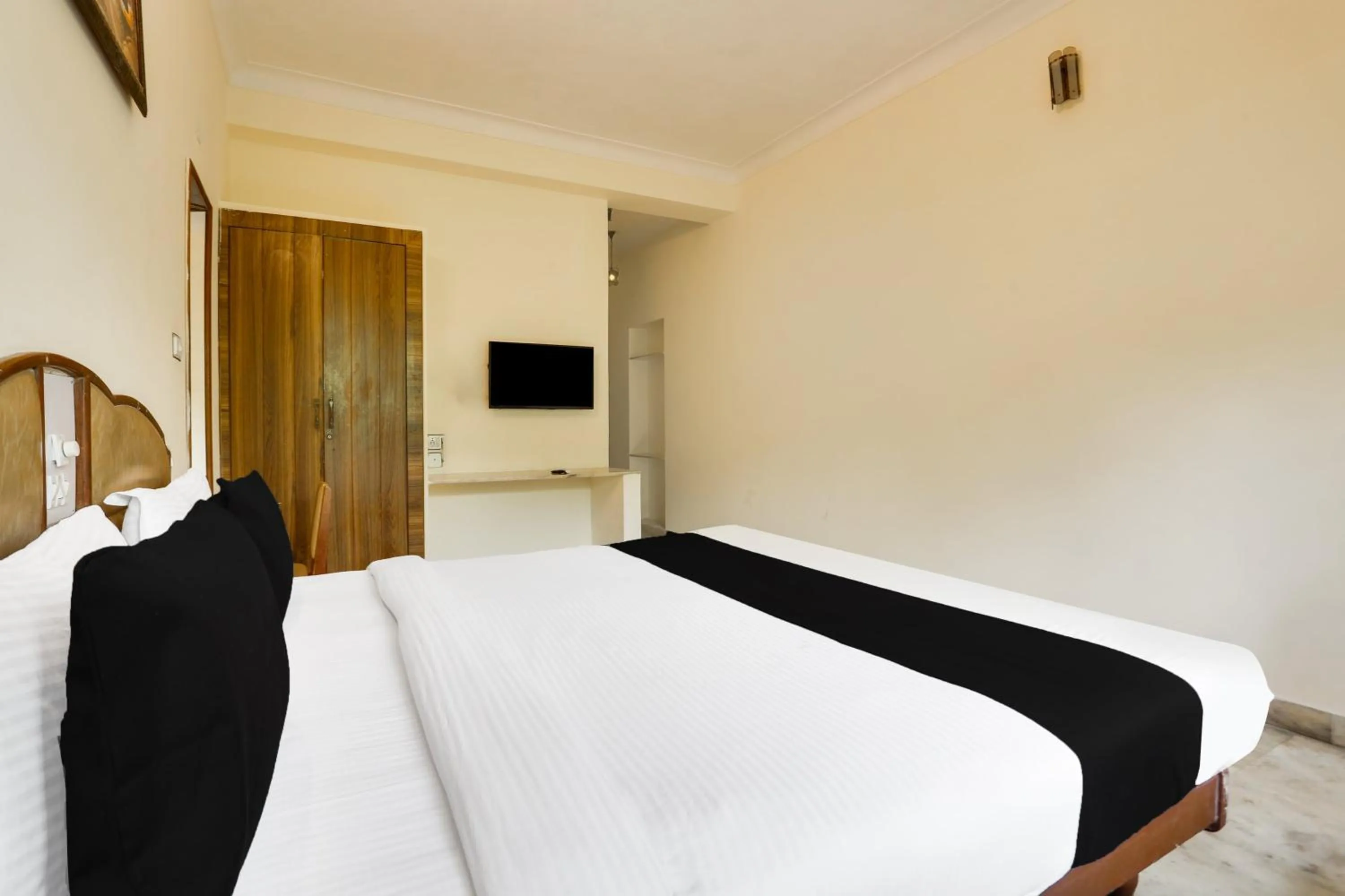 Bedroom, Bed in Super Townhouse Pichola Formerly Vinayak