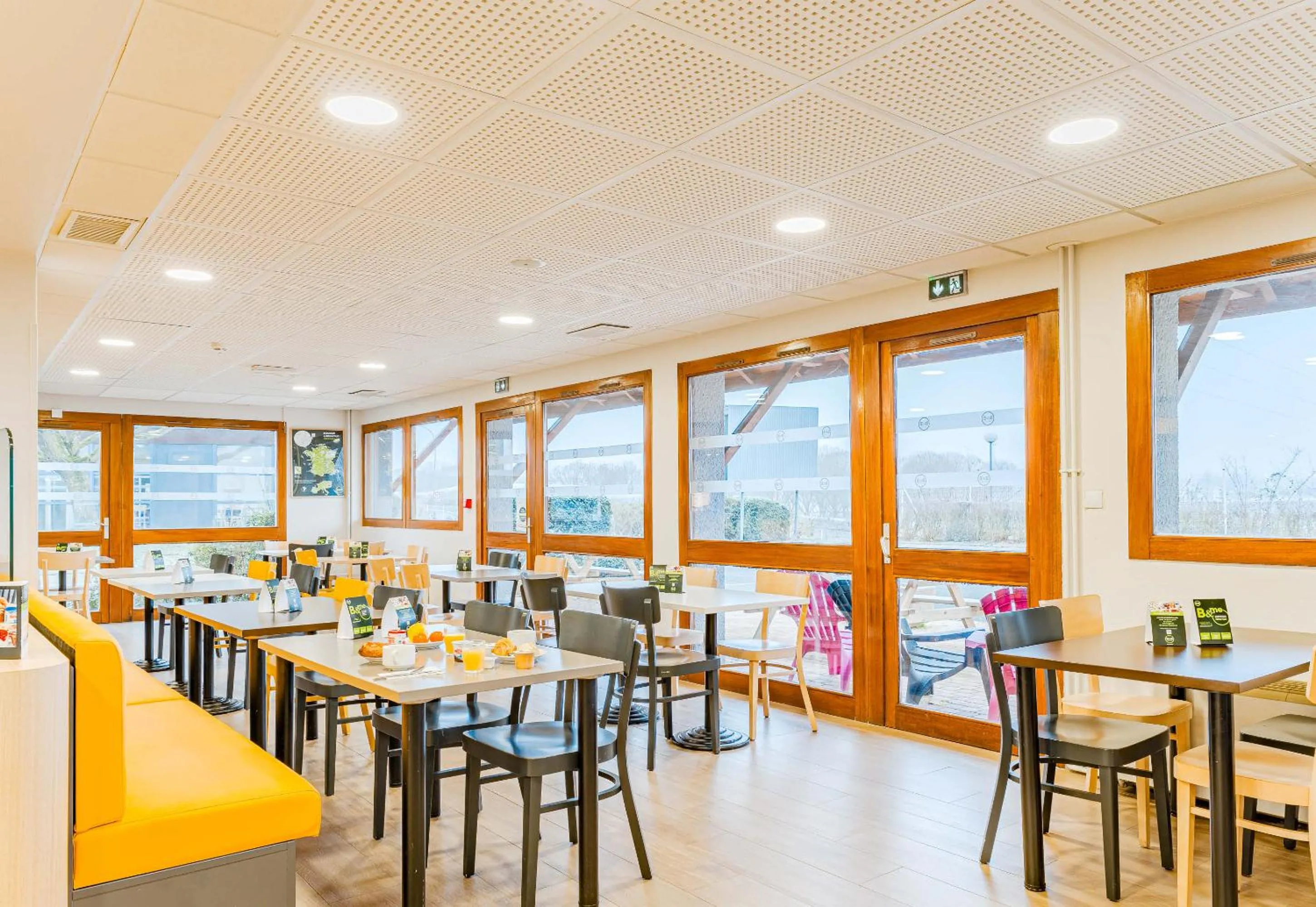 Breakfast in B&B HOTEL Poitiers 3 Futuroscope