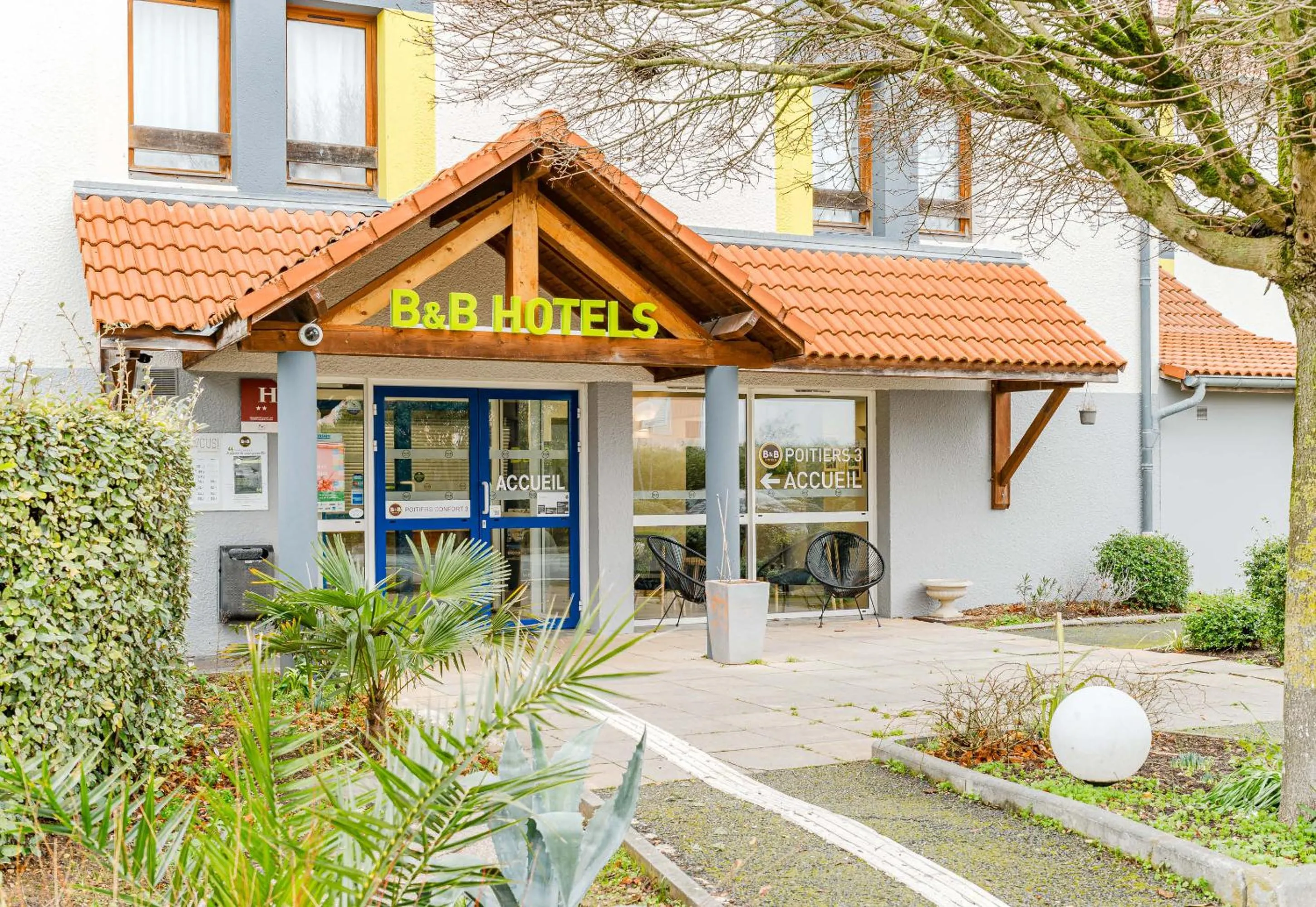 Property building in B&B HOTEL Poitiers 3 Futuroscope