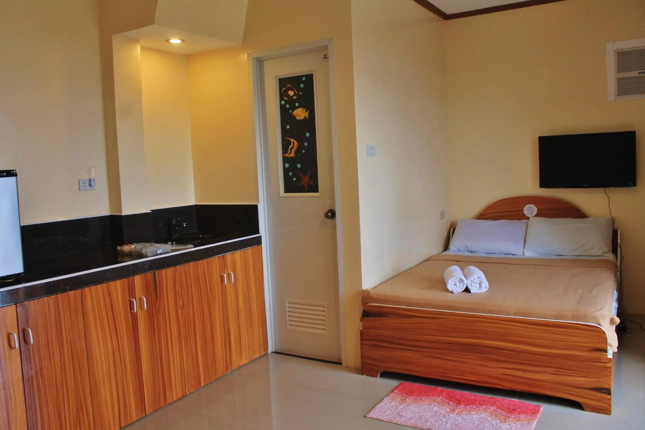 Bathroom, Bed in Vidas Mountain Stay-Bohol