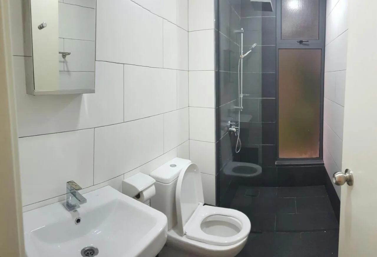 Shower in Skyview Univ360 Place Facing Mines Lake