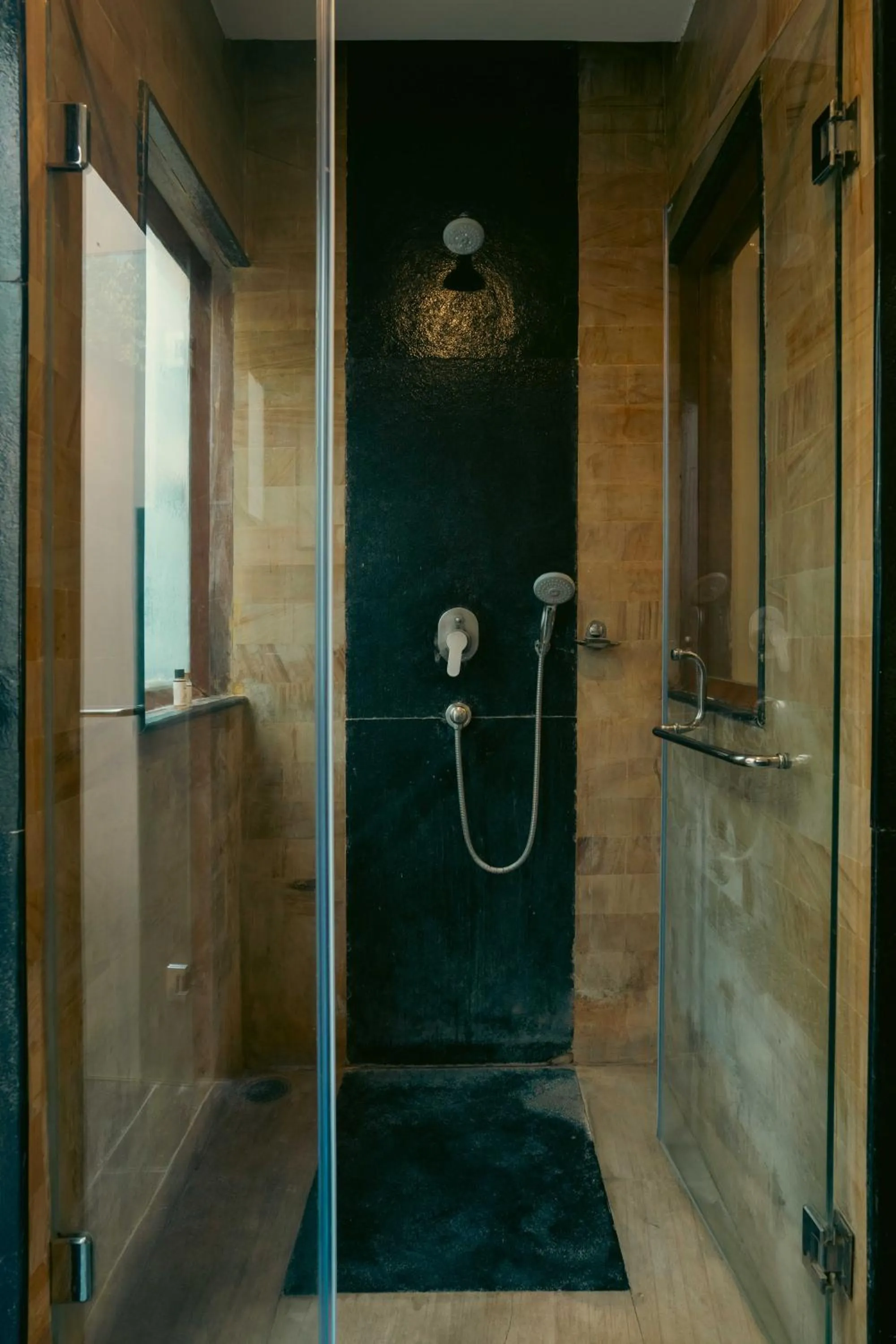 Shower in Abhyaran Resort & Spa Ranthambore