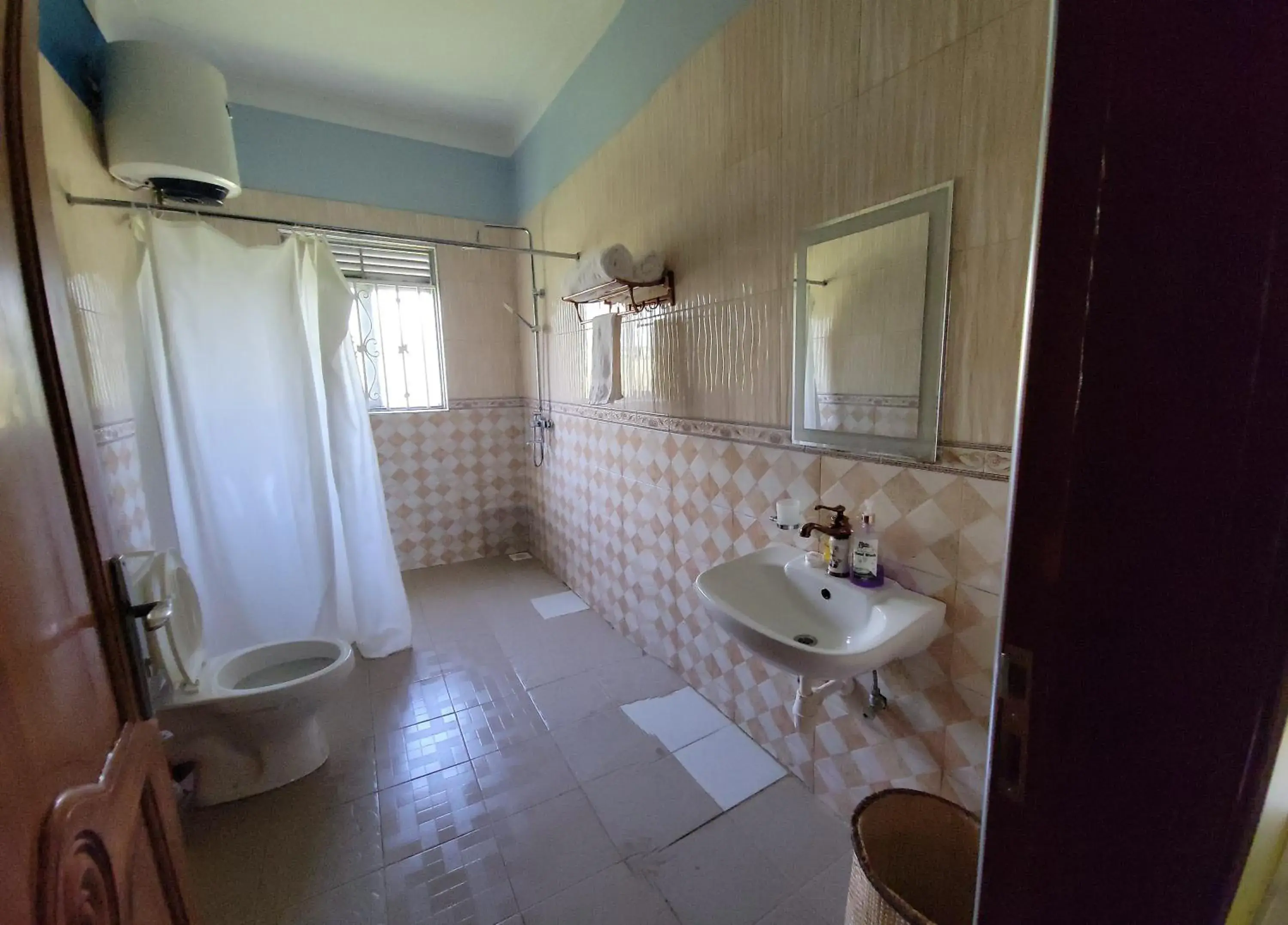 Two Connecting Double Rooms in Philo Leisure Gardens Two Connecting Double Rooms in Philo Leisure Gardens