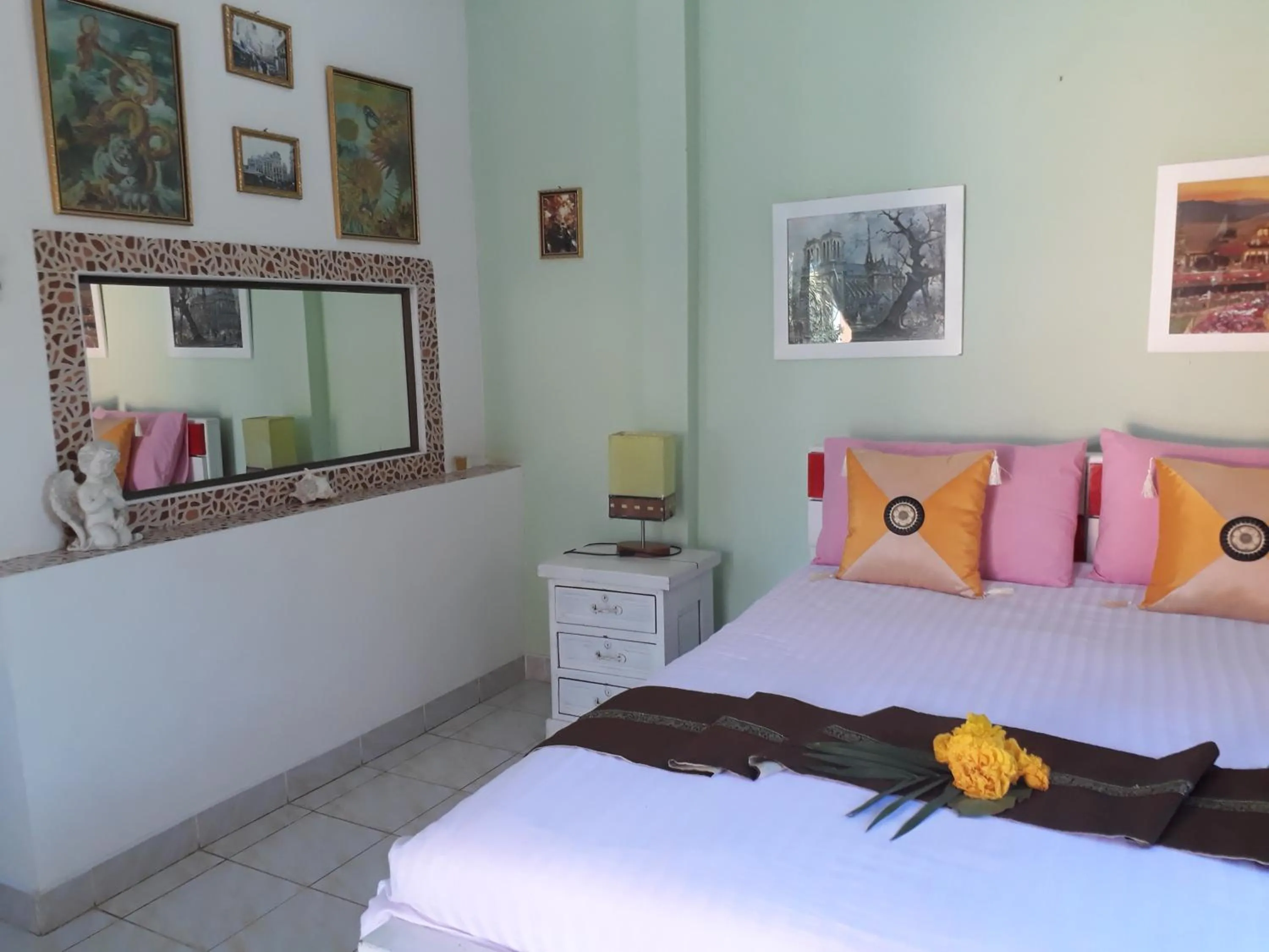 Photo of the whole room, Bed in Rerawadi Resort
