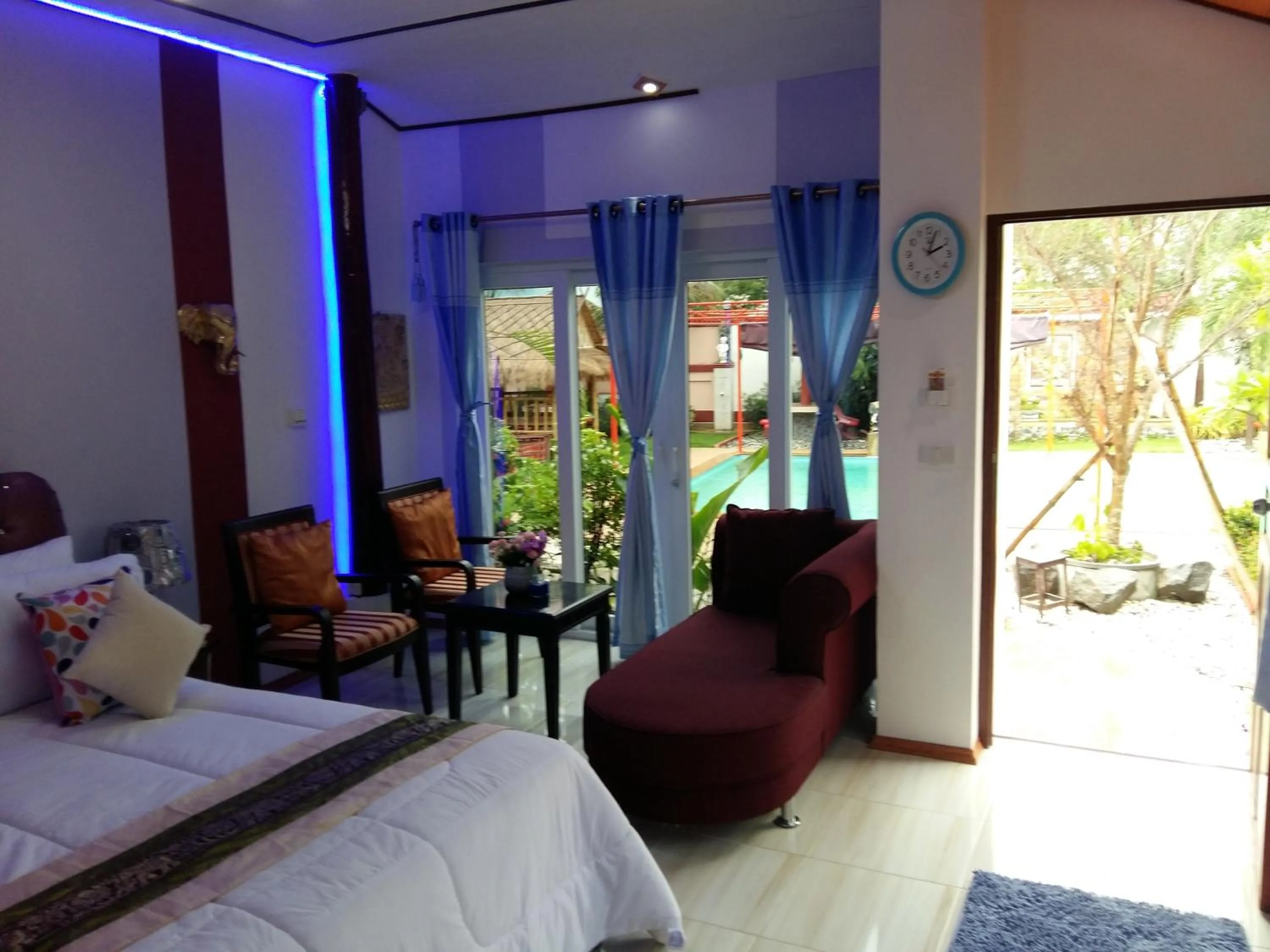 Photo of the whole room, Bed in Rerawadi Resort