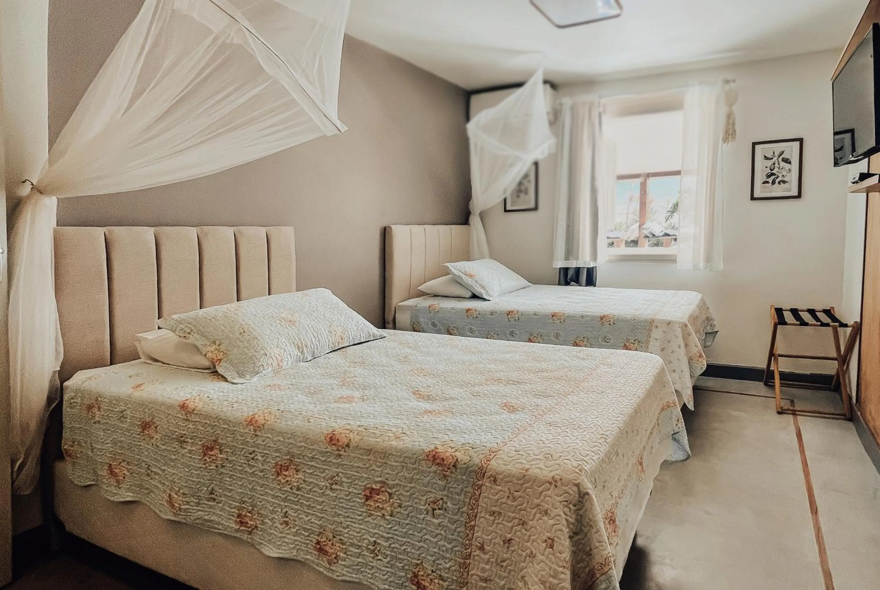 Photo of the whole room, Bed in Bonito Paraiso Ilha Grande