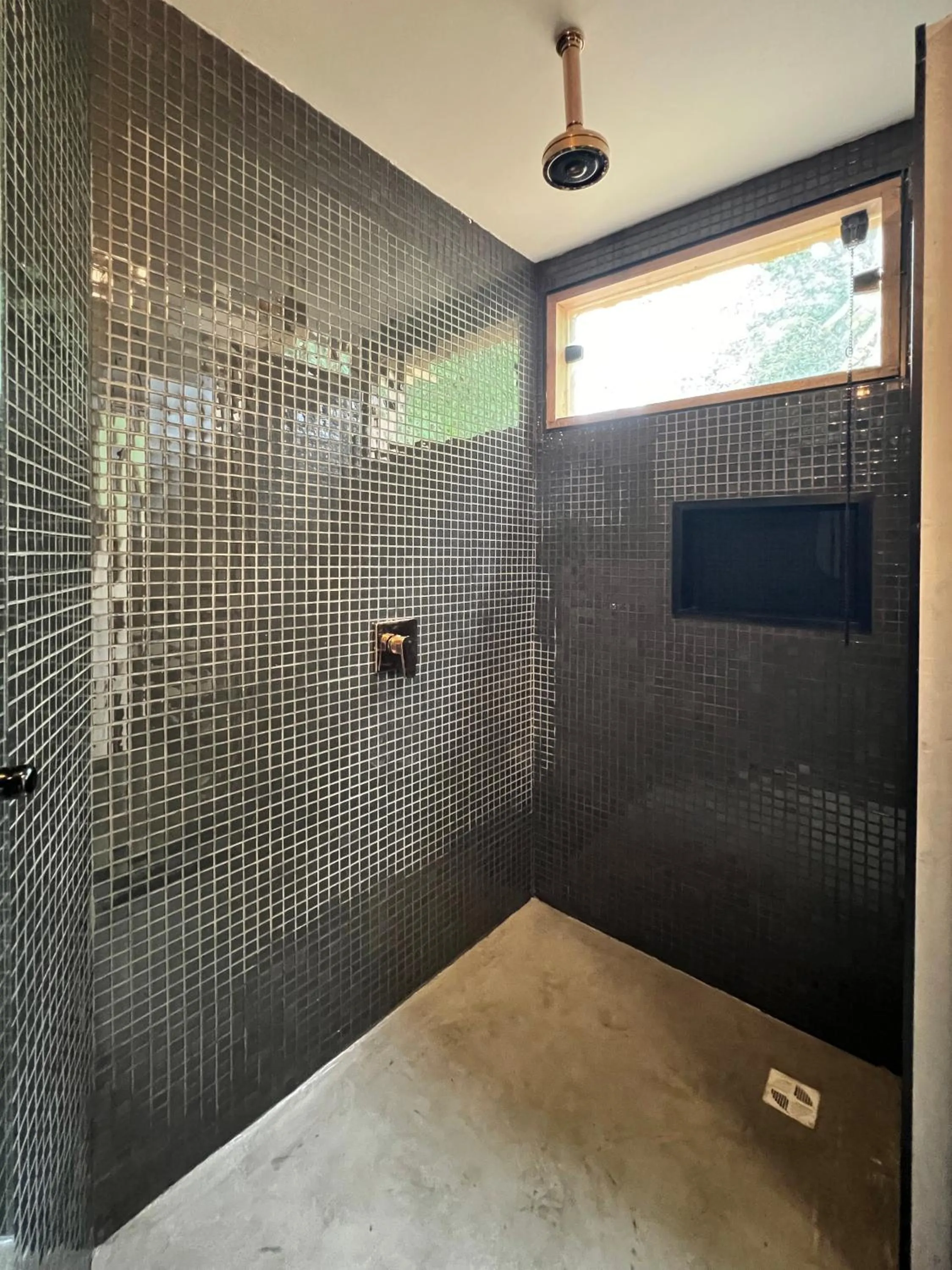 Shower in Bonito Paraiso Ilha Grande