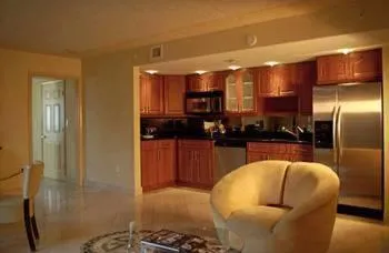 Kitchen or kitchenette in The Fritz Hotel