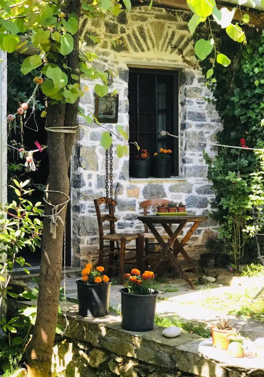 Damouchari Hotel