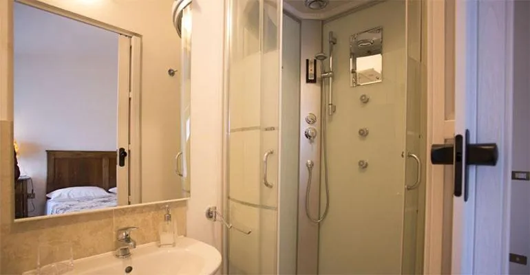 Shower in Il Mugello B&B