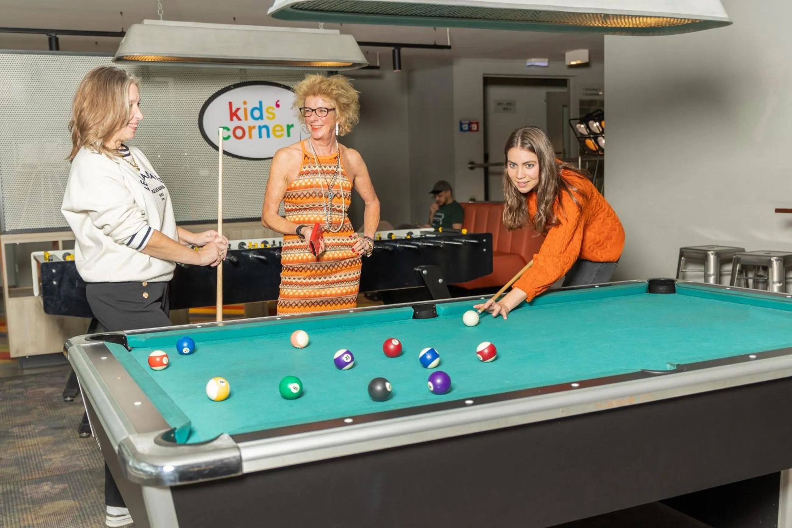 Billiard in a&o Düsseldorf Hauptbahnhof