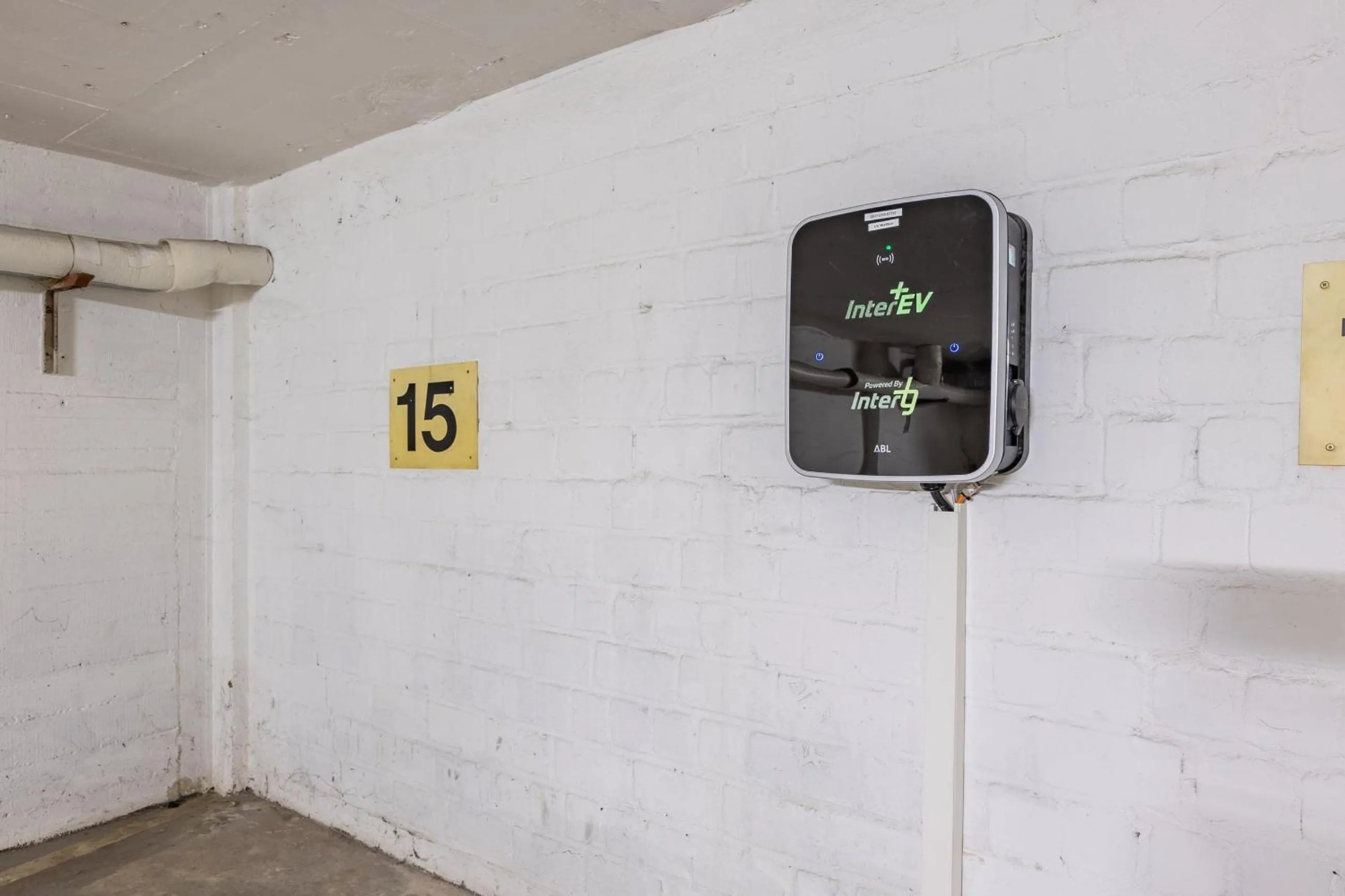 Parking in a&o Düsseldorf Hauptbahnhof