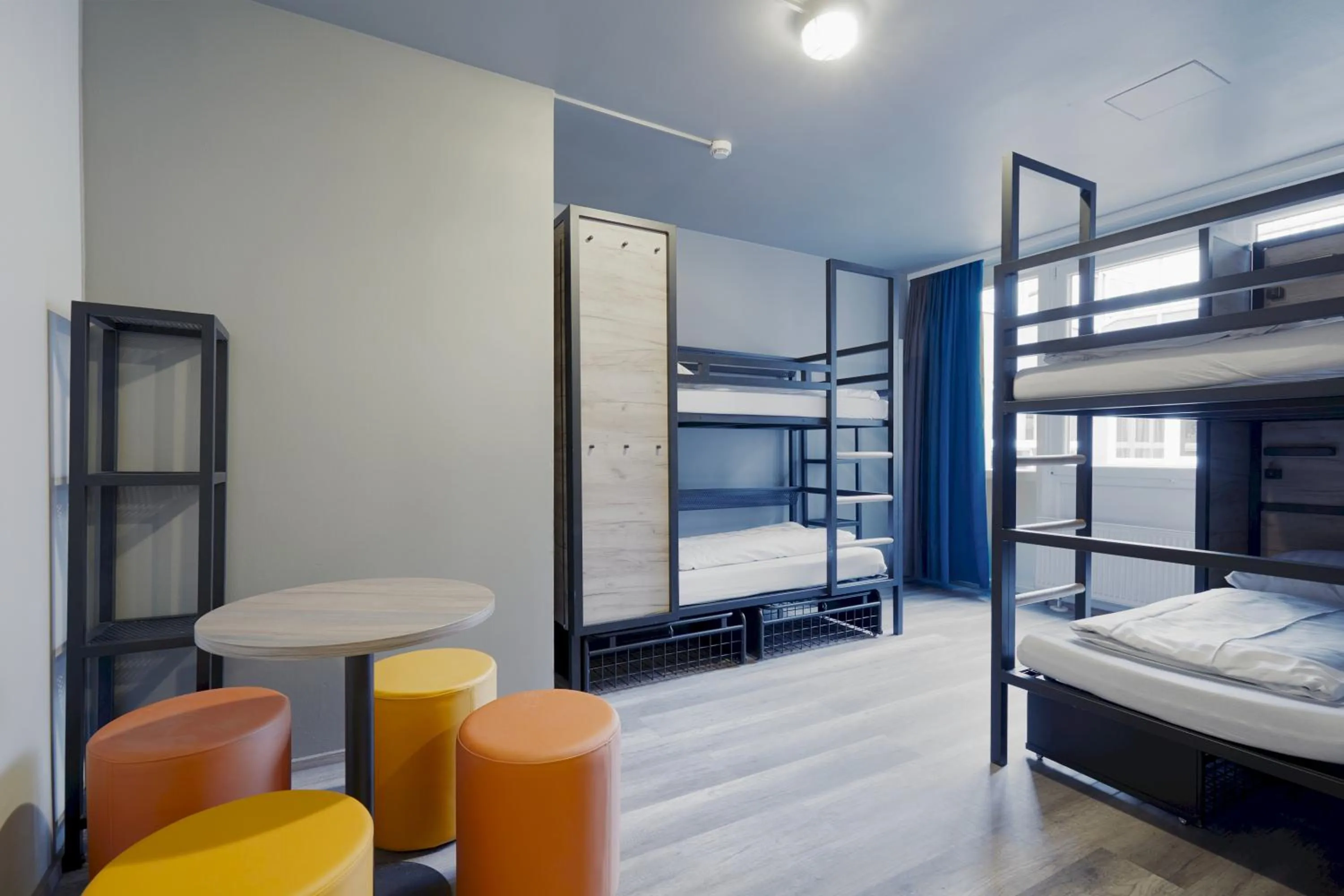 Photo of the whole room, Bed in a&o Düsseldorf Hauptbahnhof