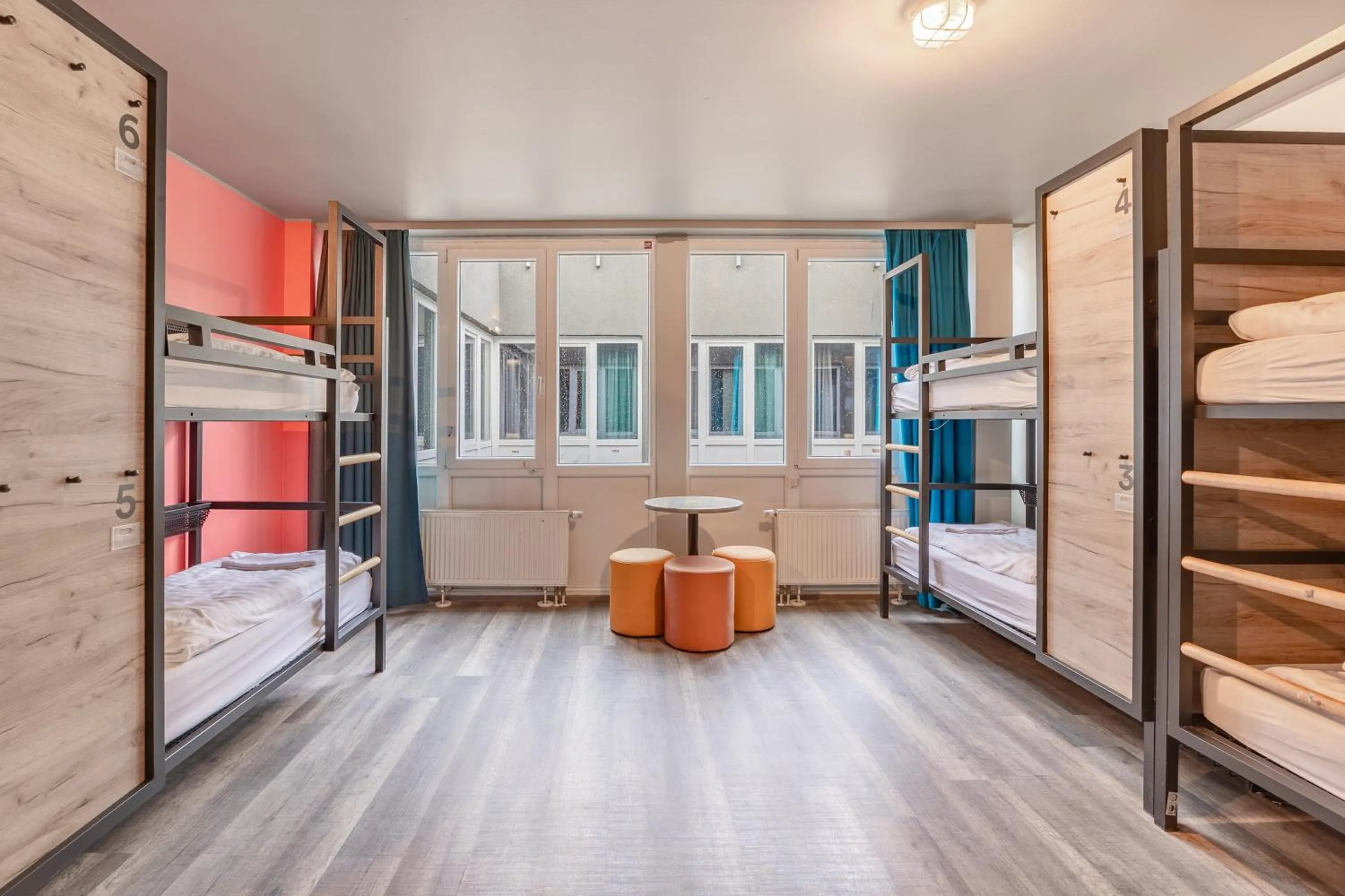 bunk bed, Bed in a&o Düsseldorf Hauptbahnhof