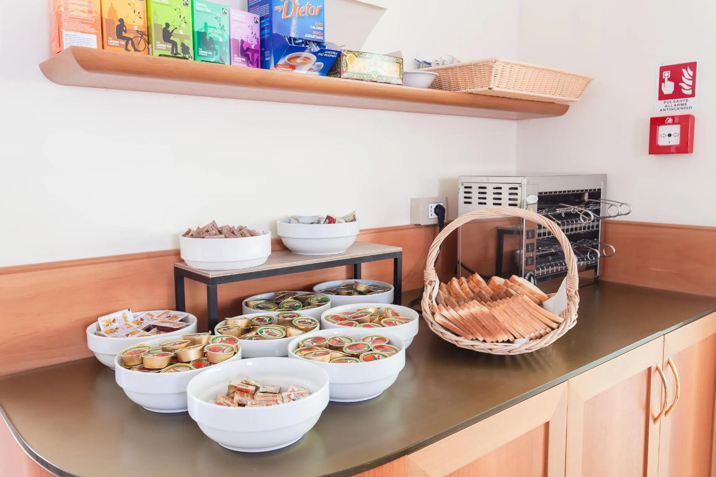 Buffet breakfast in Hotel De La Ville