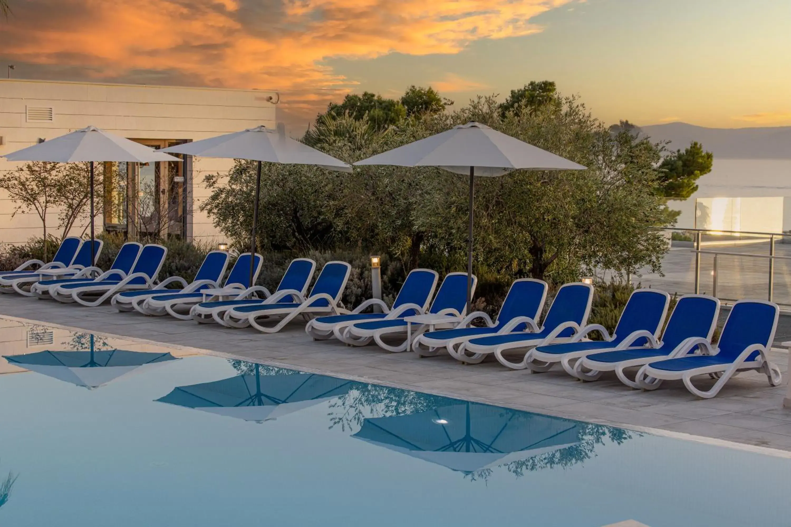 Swimming pool in Romana Beach Resort Swimming pool in Romana Beach Resort