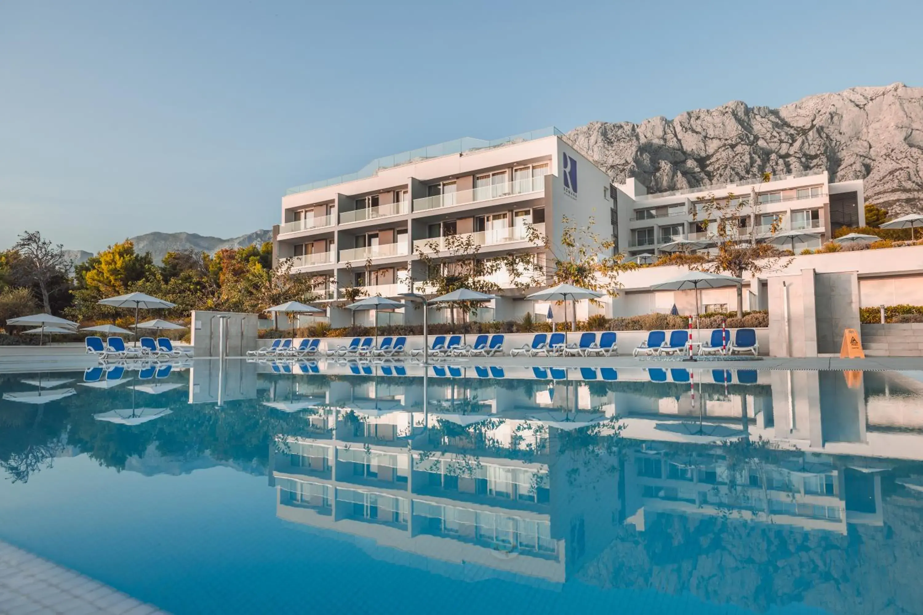 Property building in Romana Beach Resort Property building in Romana Beach Resort