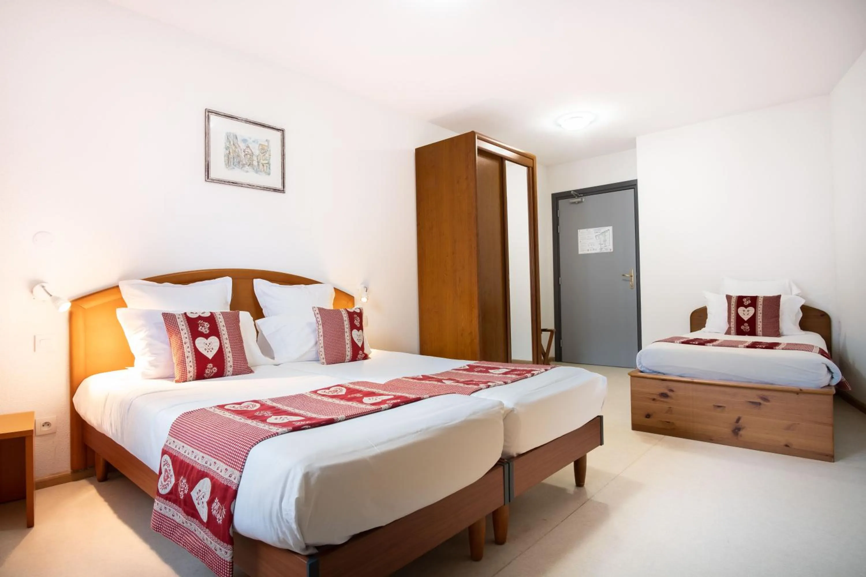 Bed in Hotel Relais d'ISSENHEIM Table d'hôtes