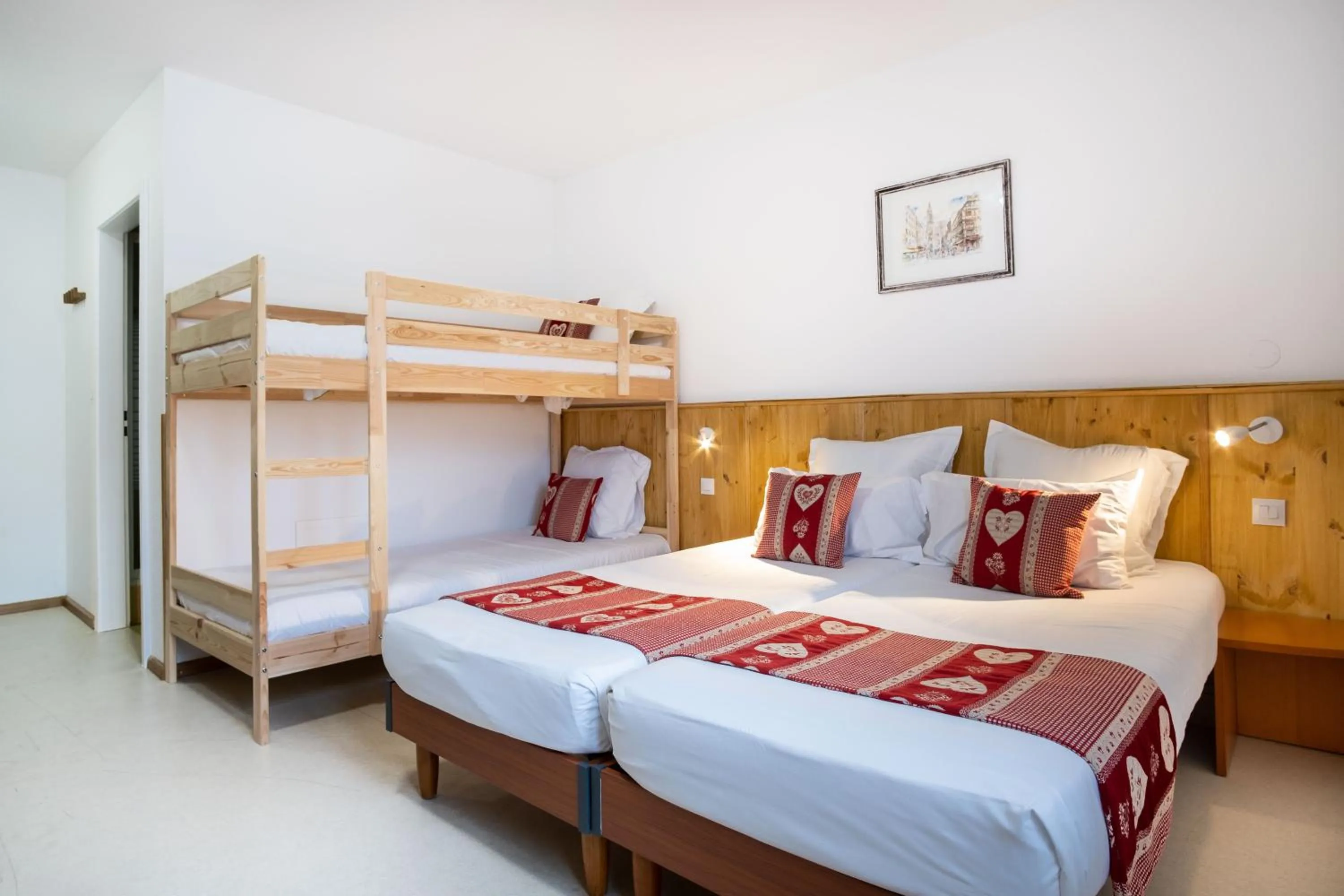 bunk bed, Bed in Hotel Relais d'ISSENHEIM Table d'hôtes